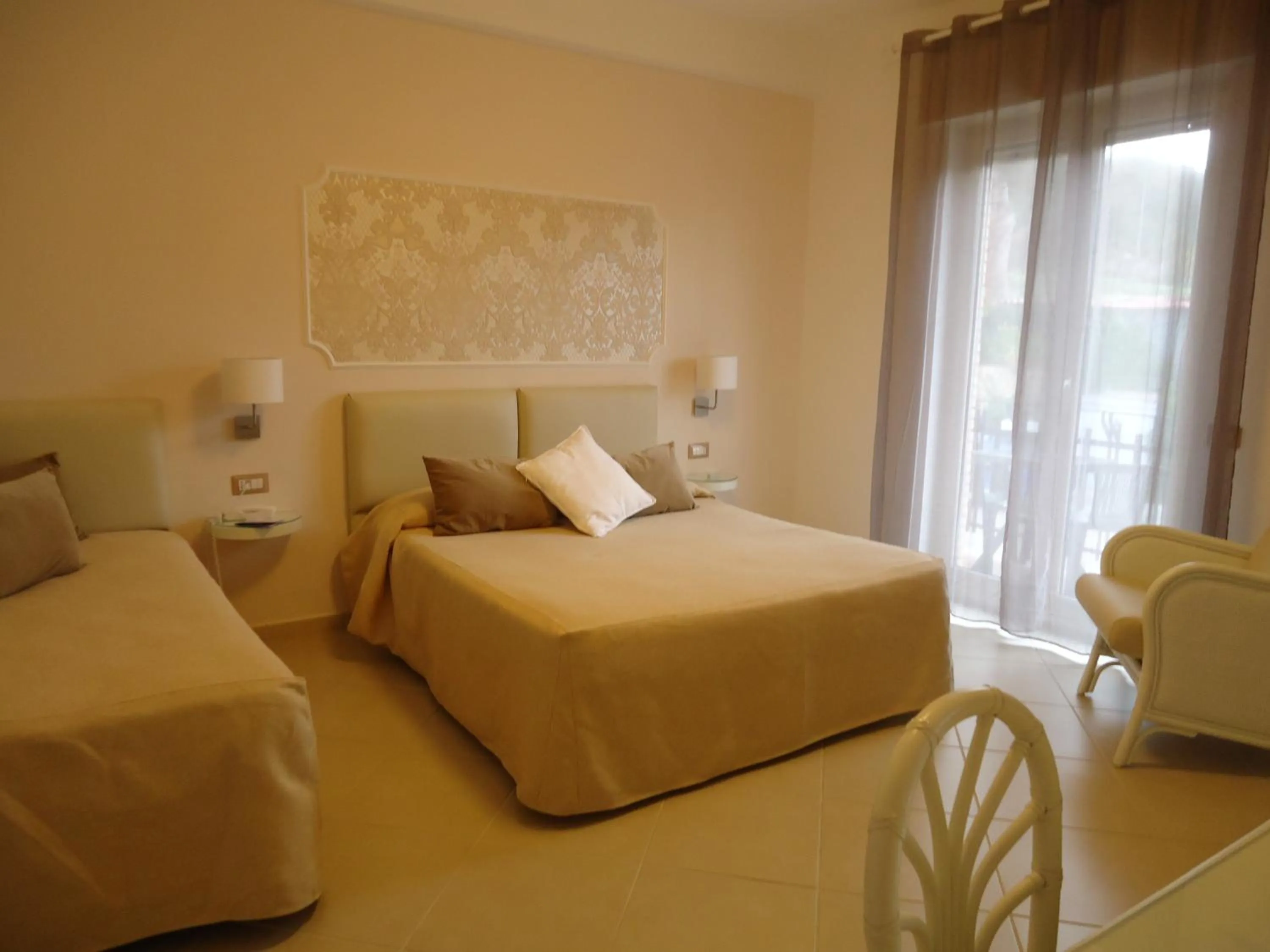 Photo of the whole room, Bed in Mini Hotel - Angolo Di Paradiso -