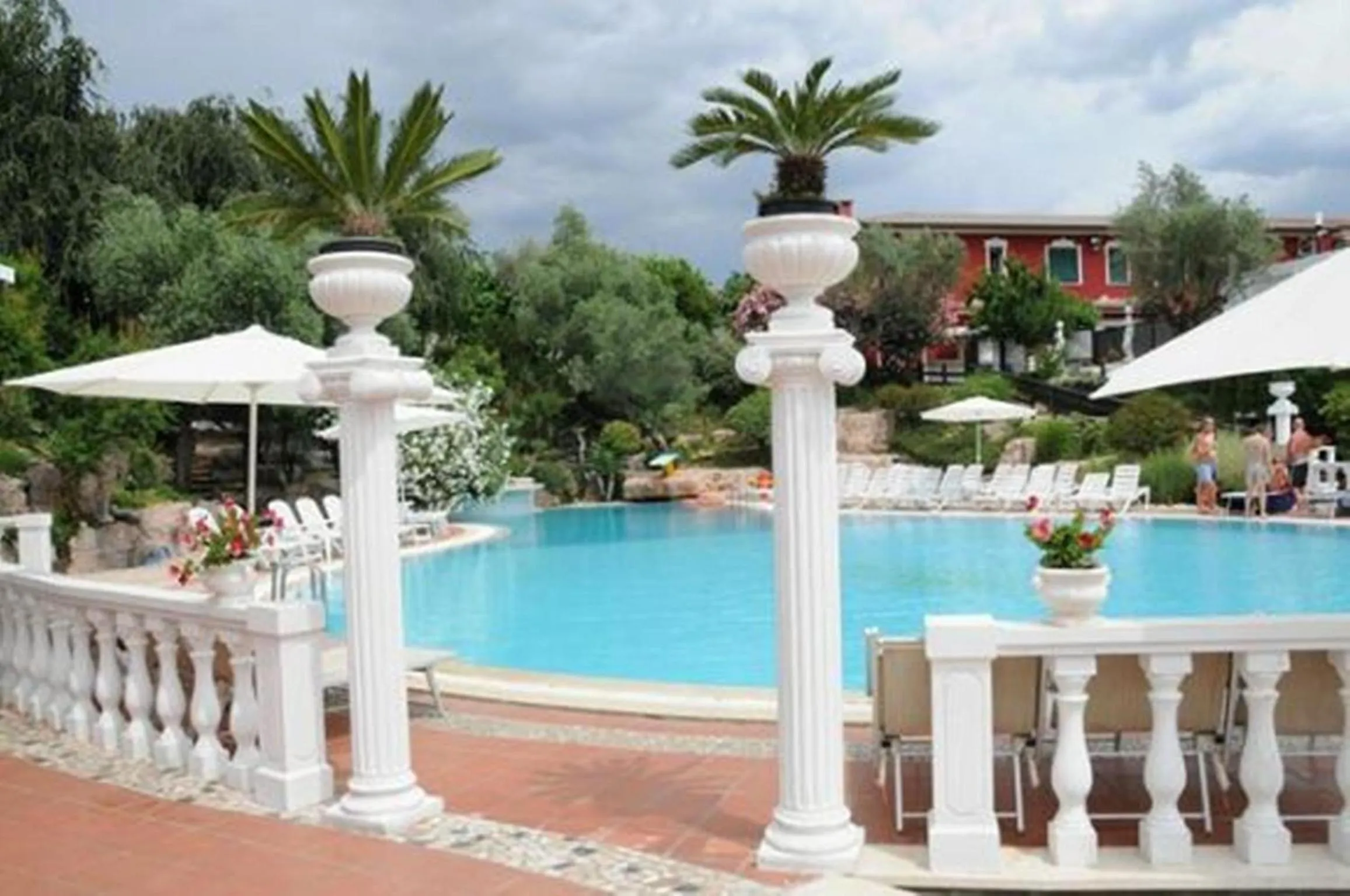 Swimming pool in Hotel Villa Pigalle