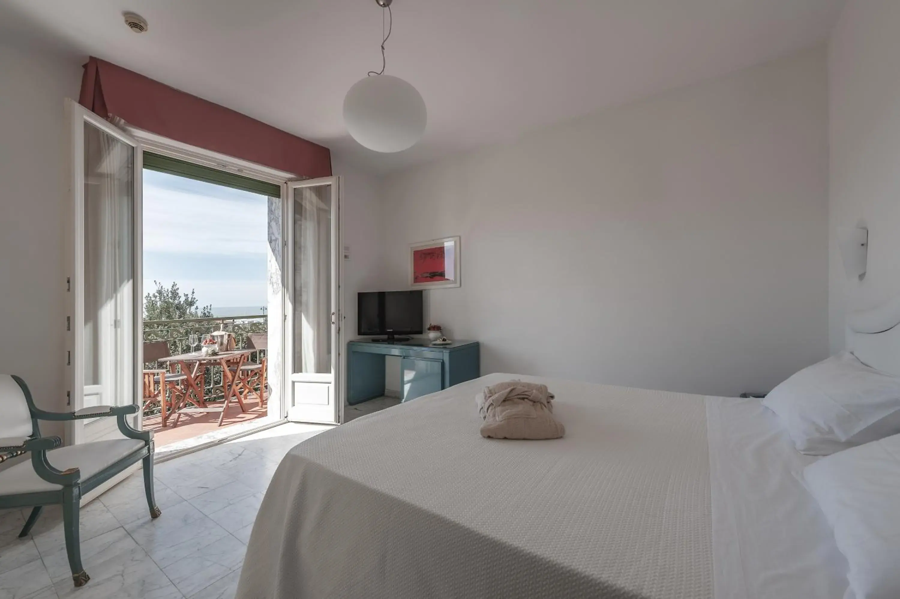 Family Room (2 Adults + 2 Children) in President Hotel Family Room (2 Adults + 2 Children) in President Hotel