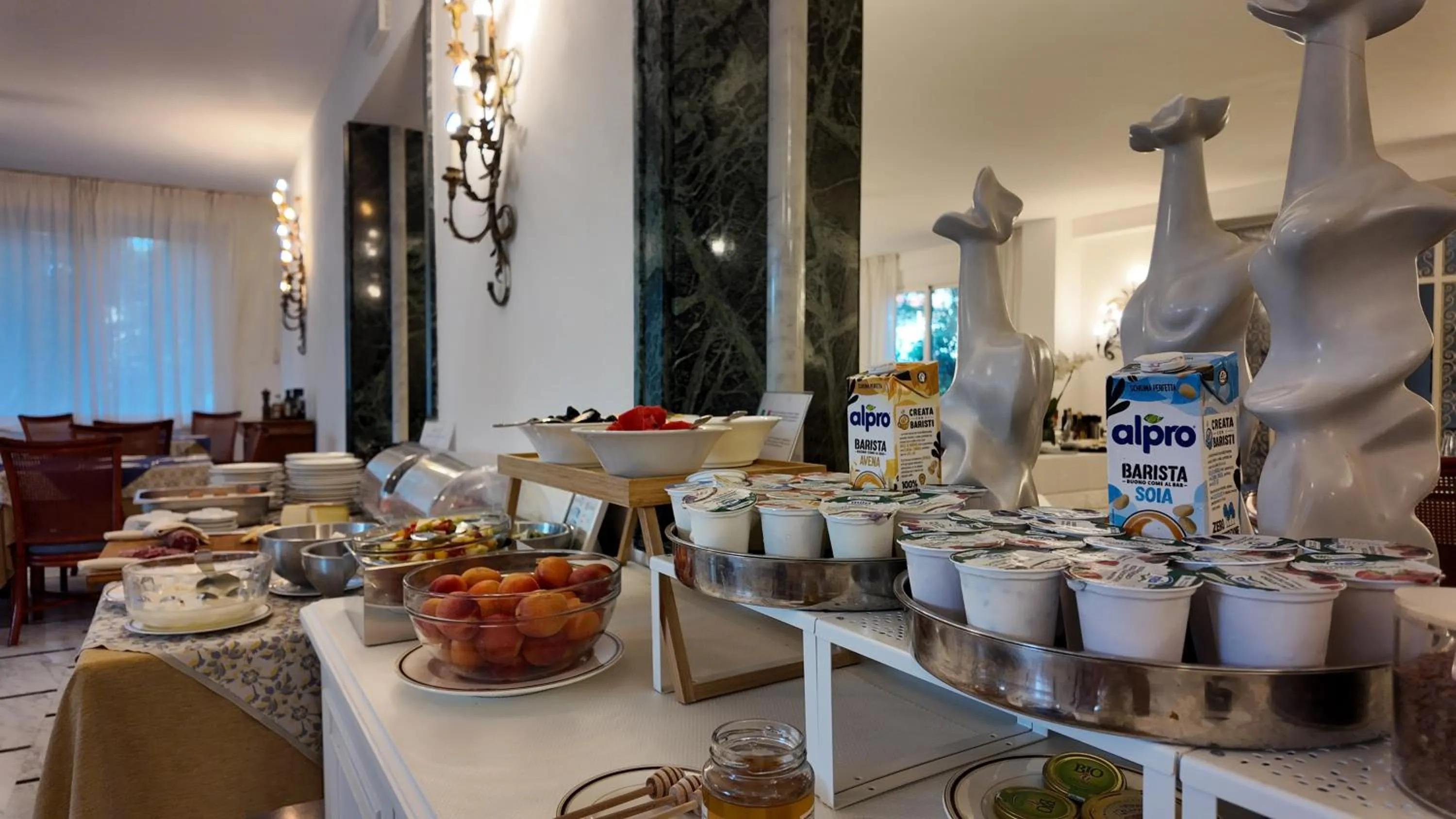 Breakfast in President Hotel