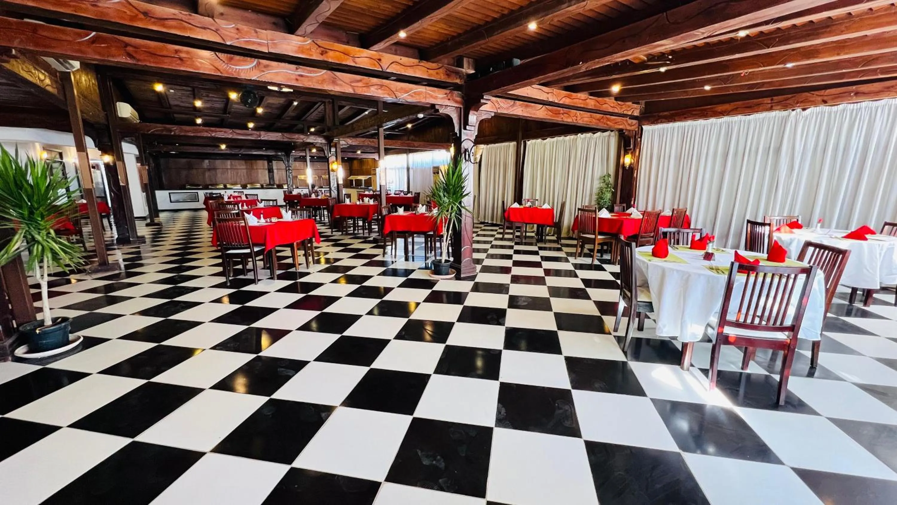 Restaurant/places to eat in Viking club hotel