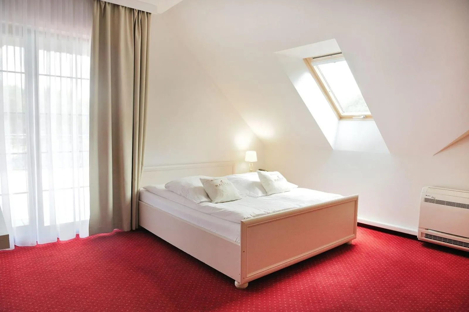 Photo of the whole room, Bed in Malutkie Resort