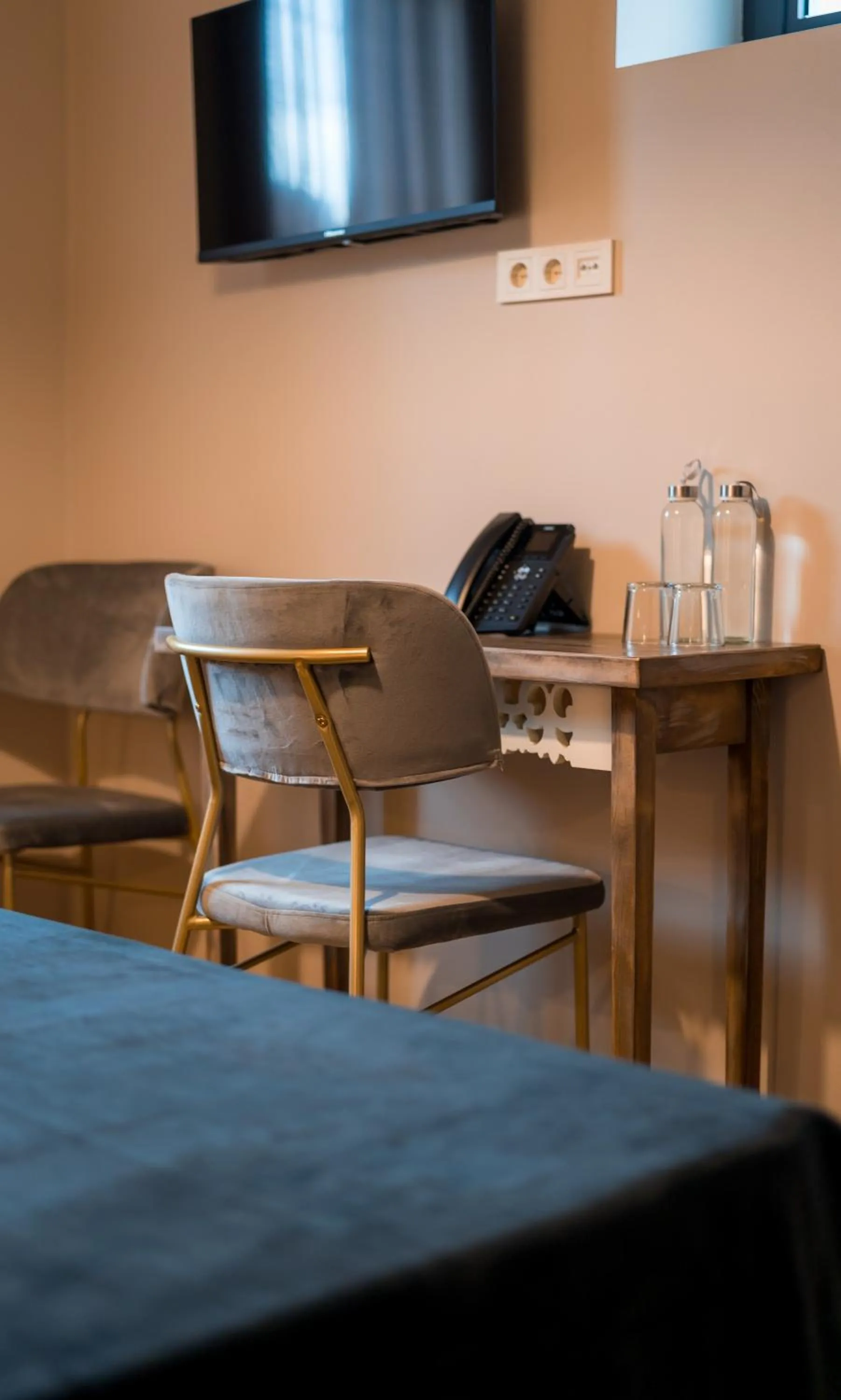 TV and multimedia in Galavani By Vintage Hotel Collections