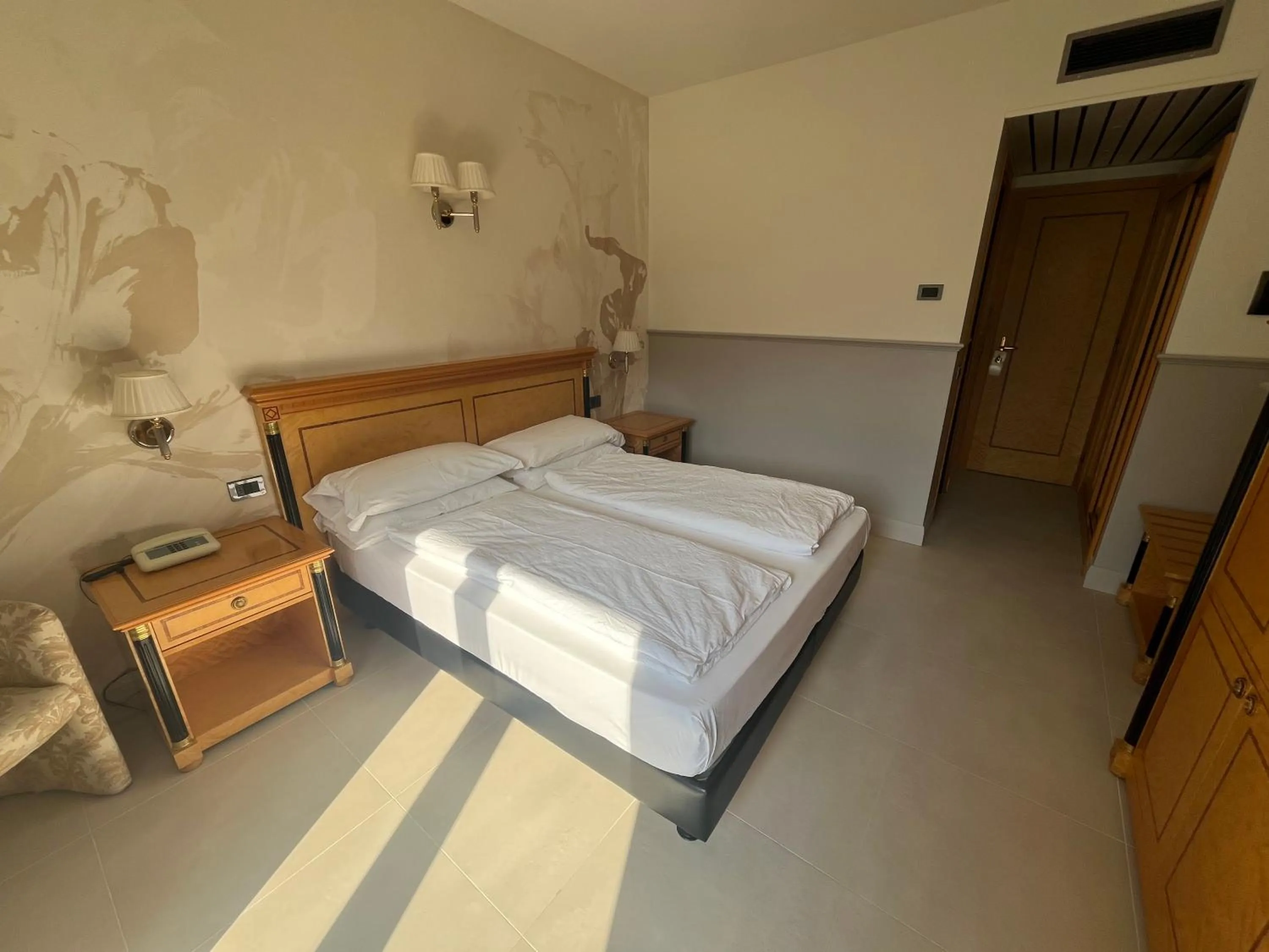 Photo of the whole room, Bed in Villa Selene