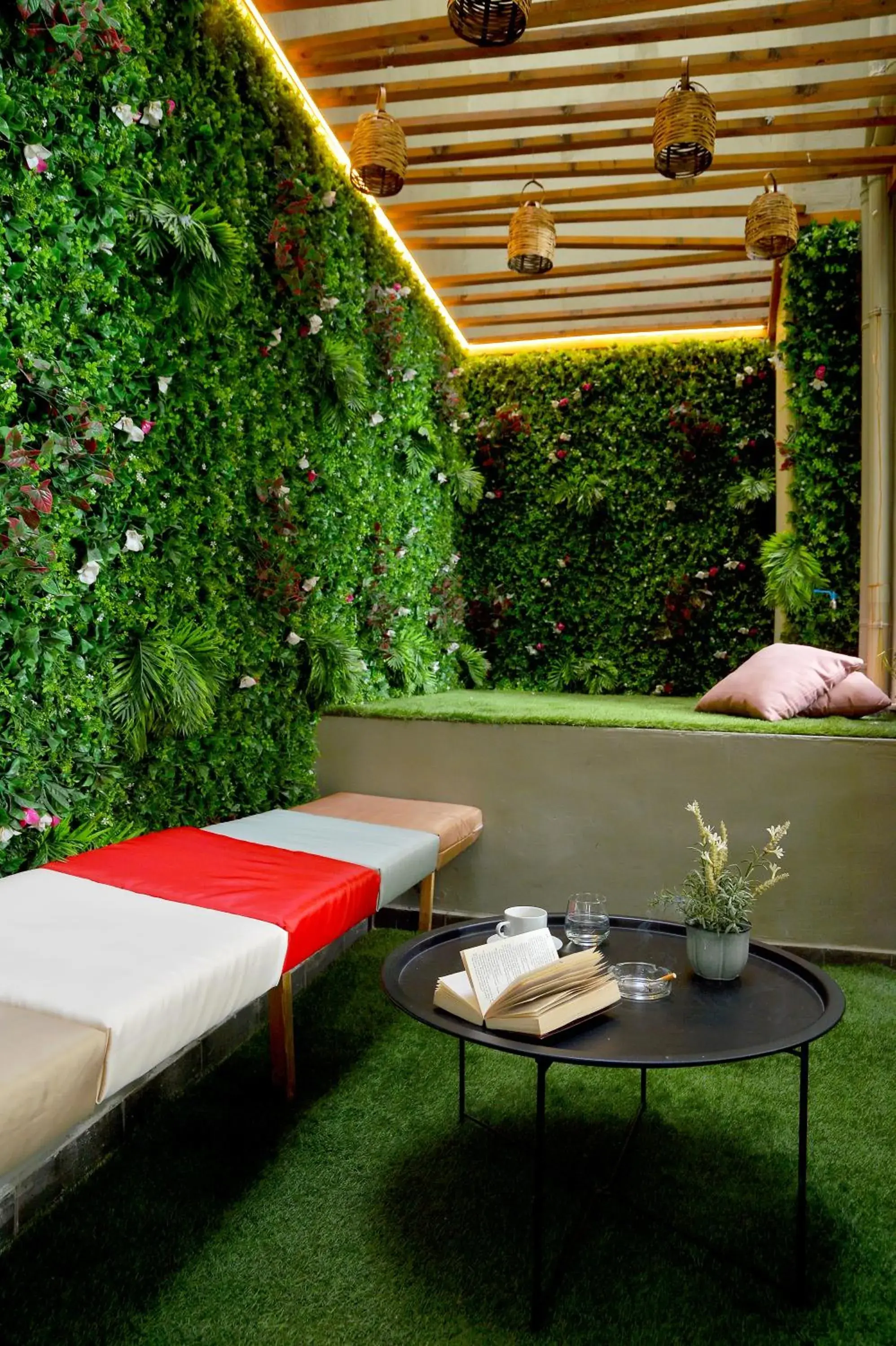 Bed in Alva Athens Hotel Bed in Alva Athens Hotel