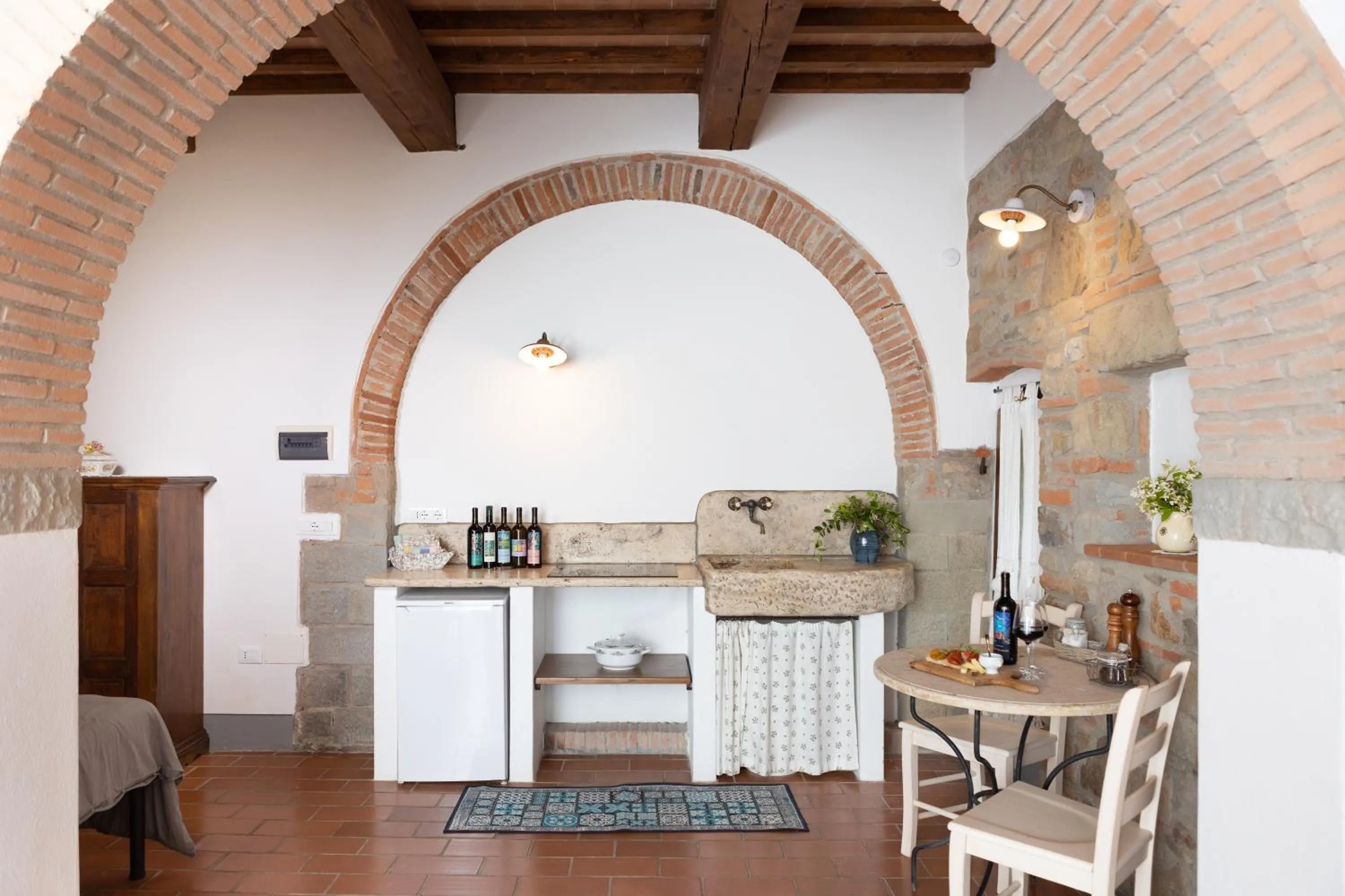 Kitchen or kitchenette in Agriturismo La Pievuccia
