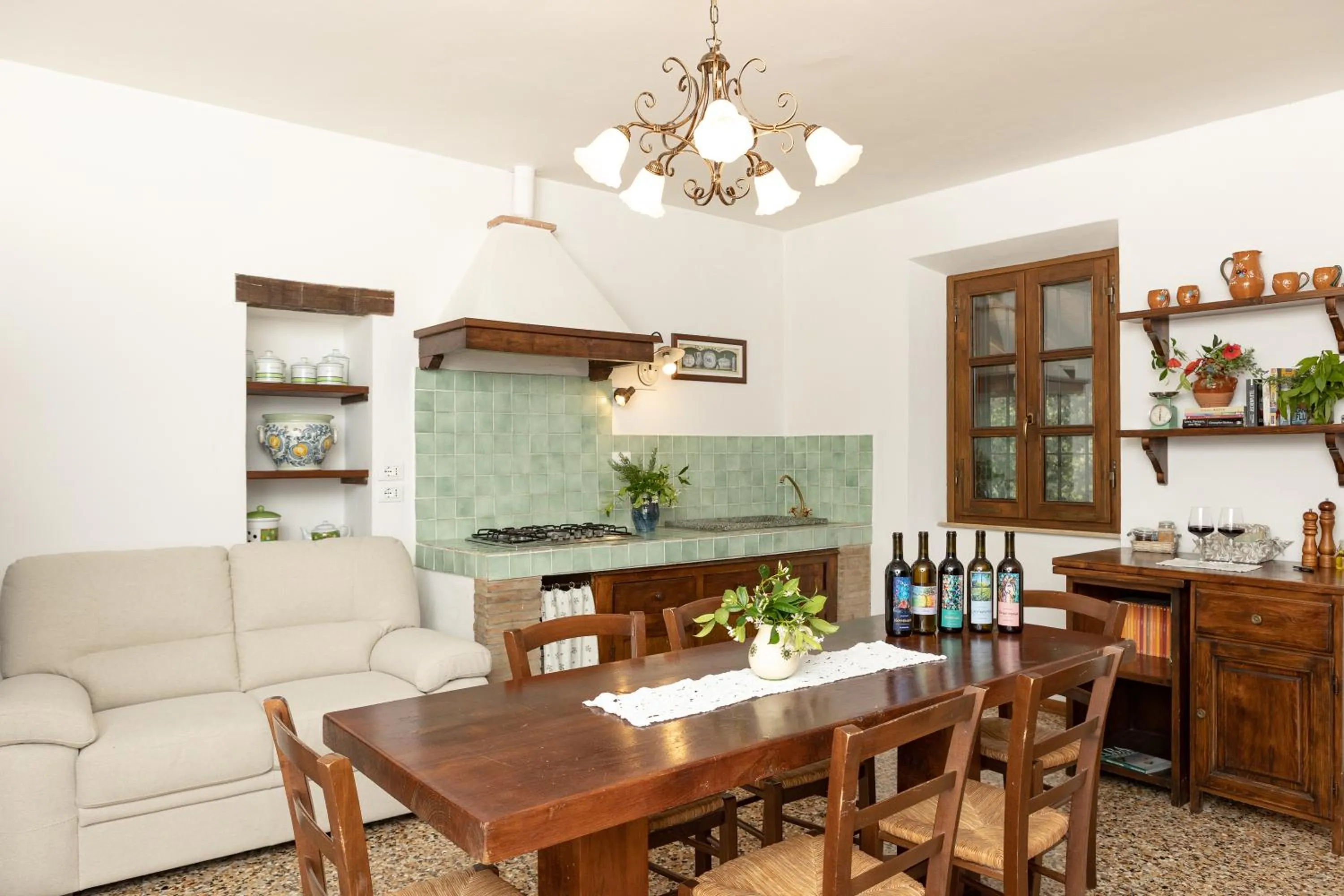 Kitchen or kitchenette in Agriturismo La Pievuccia