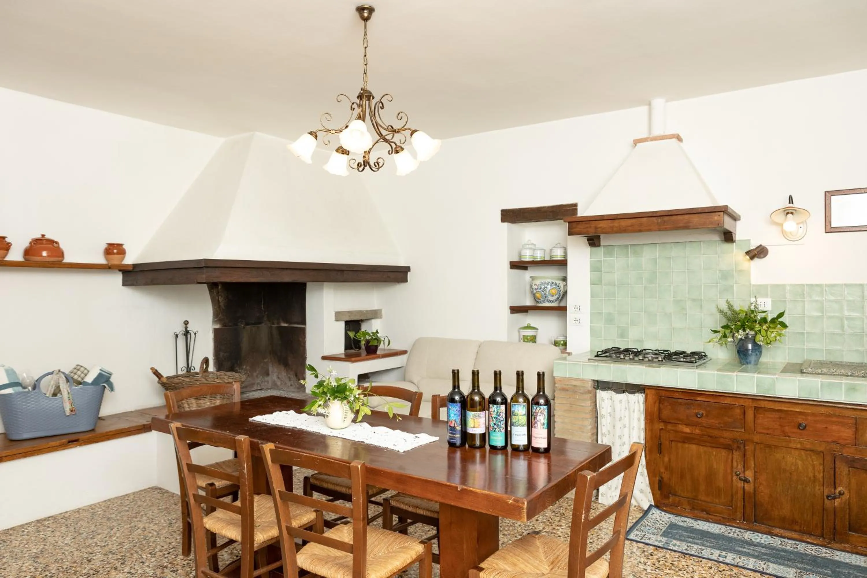 Kitchen or kitchenette in Agriturismo La Pievuccia