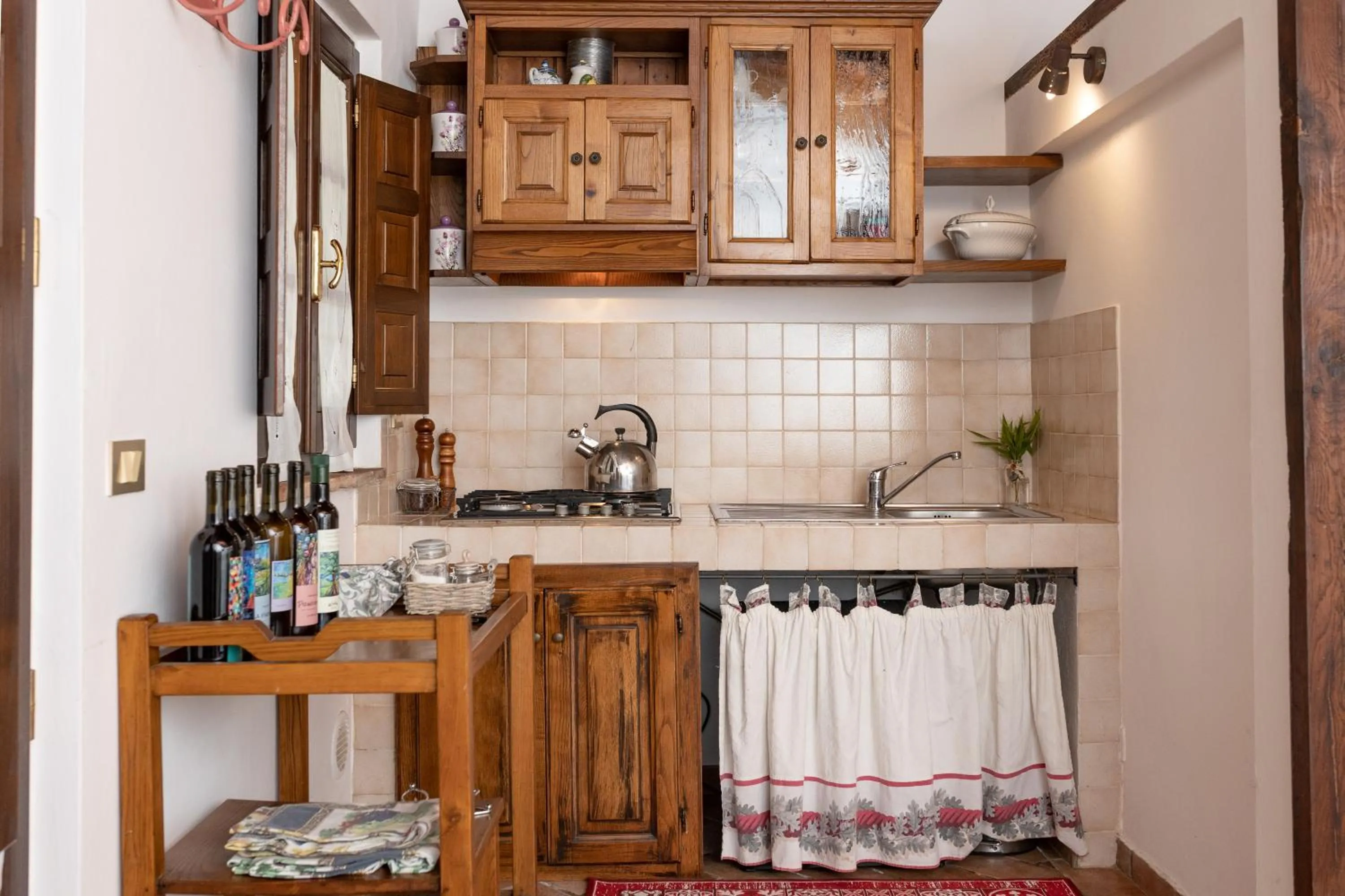 Kitchen or kitchenette in Agriturismo La Pievuccia