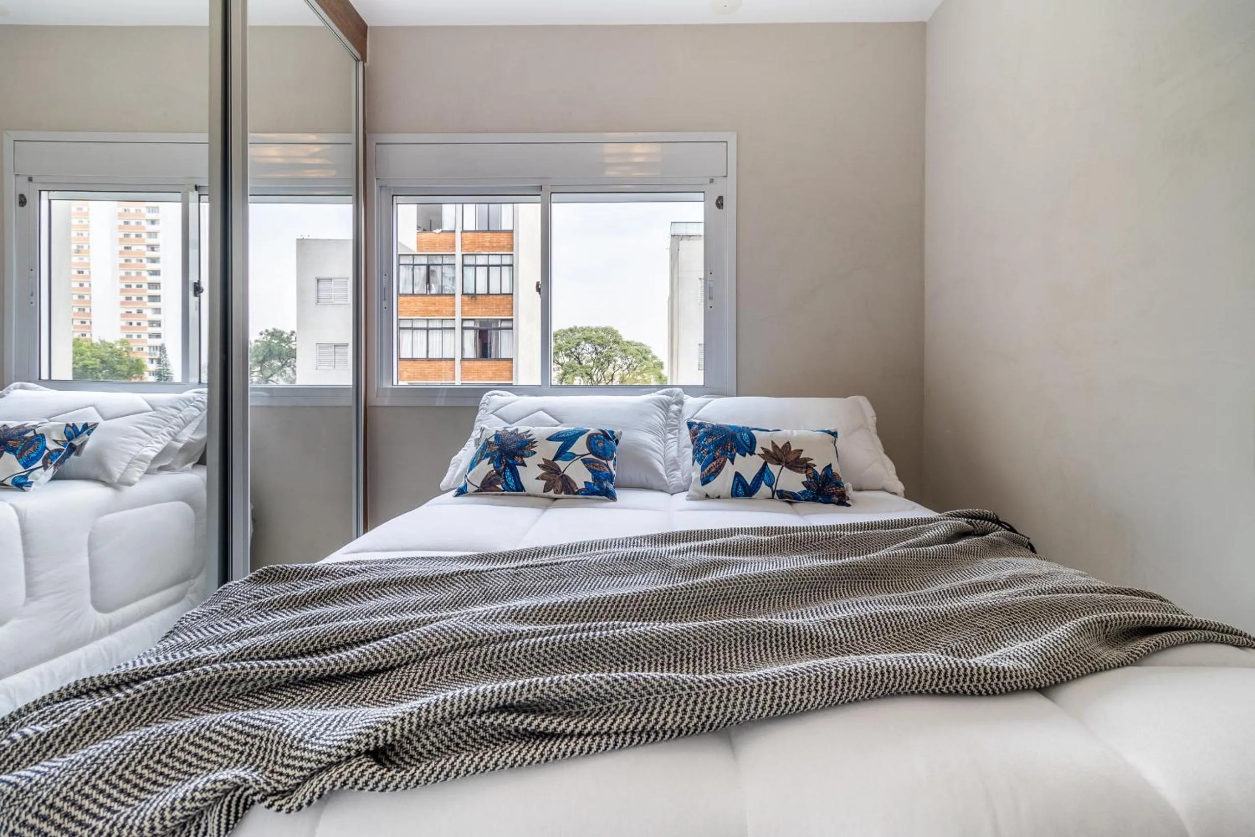 Bedroom, Bed in Akile Hype