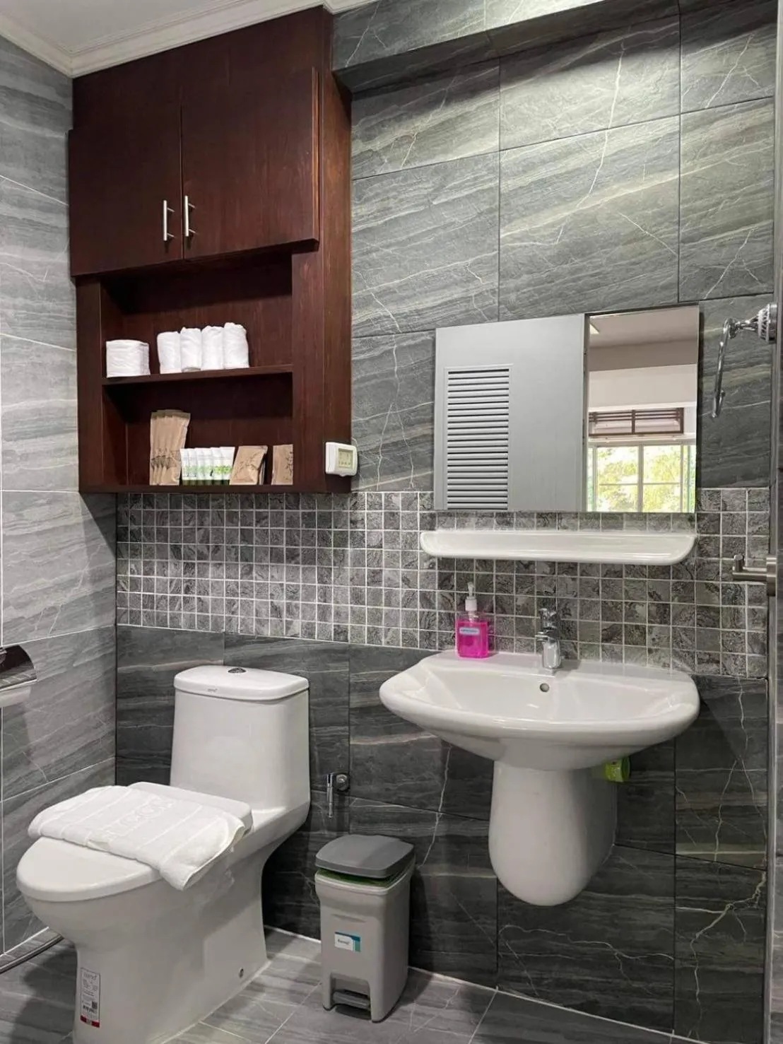 Toilet in Cha Li's Family Hotel&Hostel