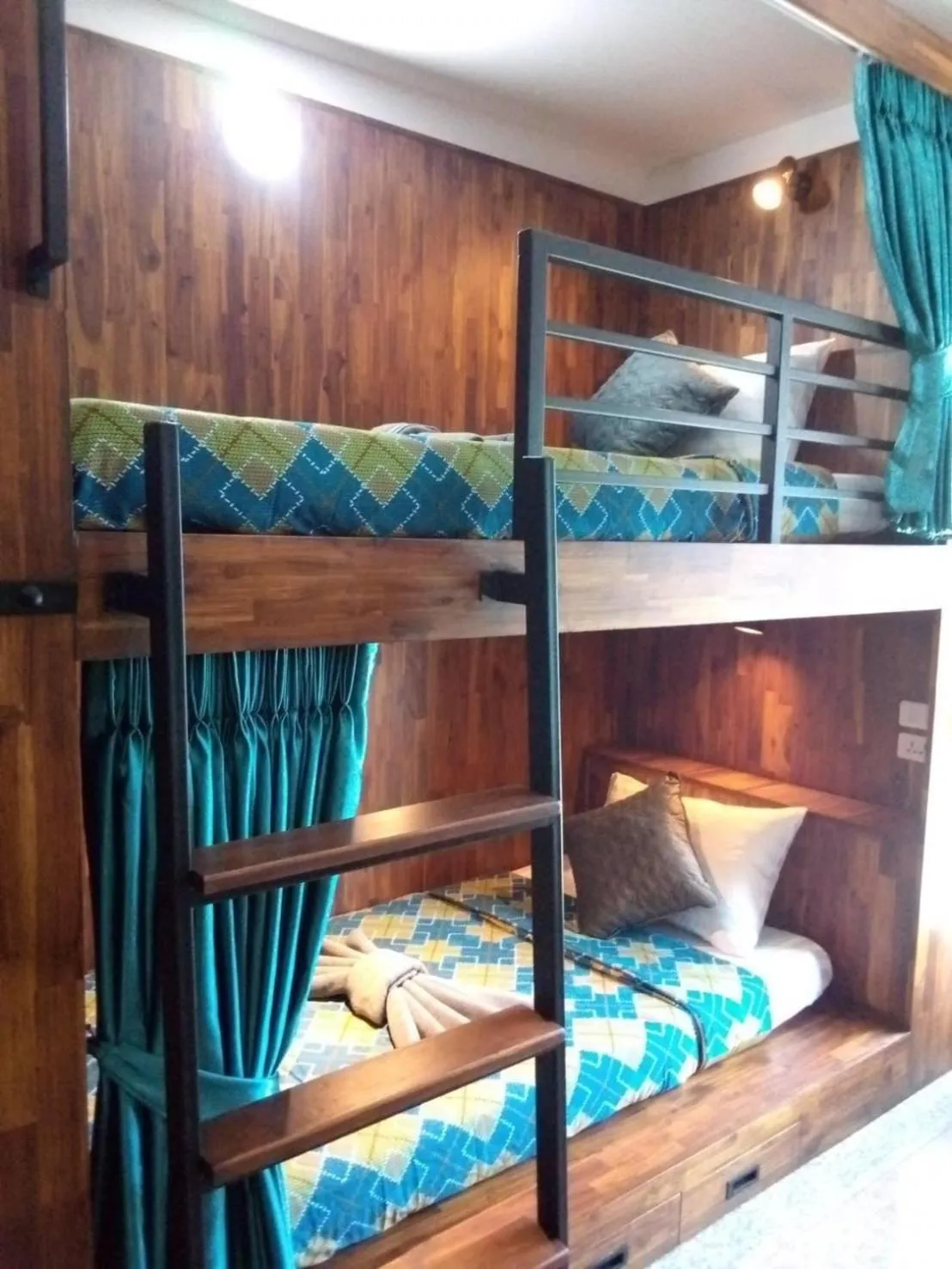 bunk bed, Bed in Cha Li's Family Hotel&Hostel
