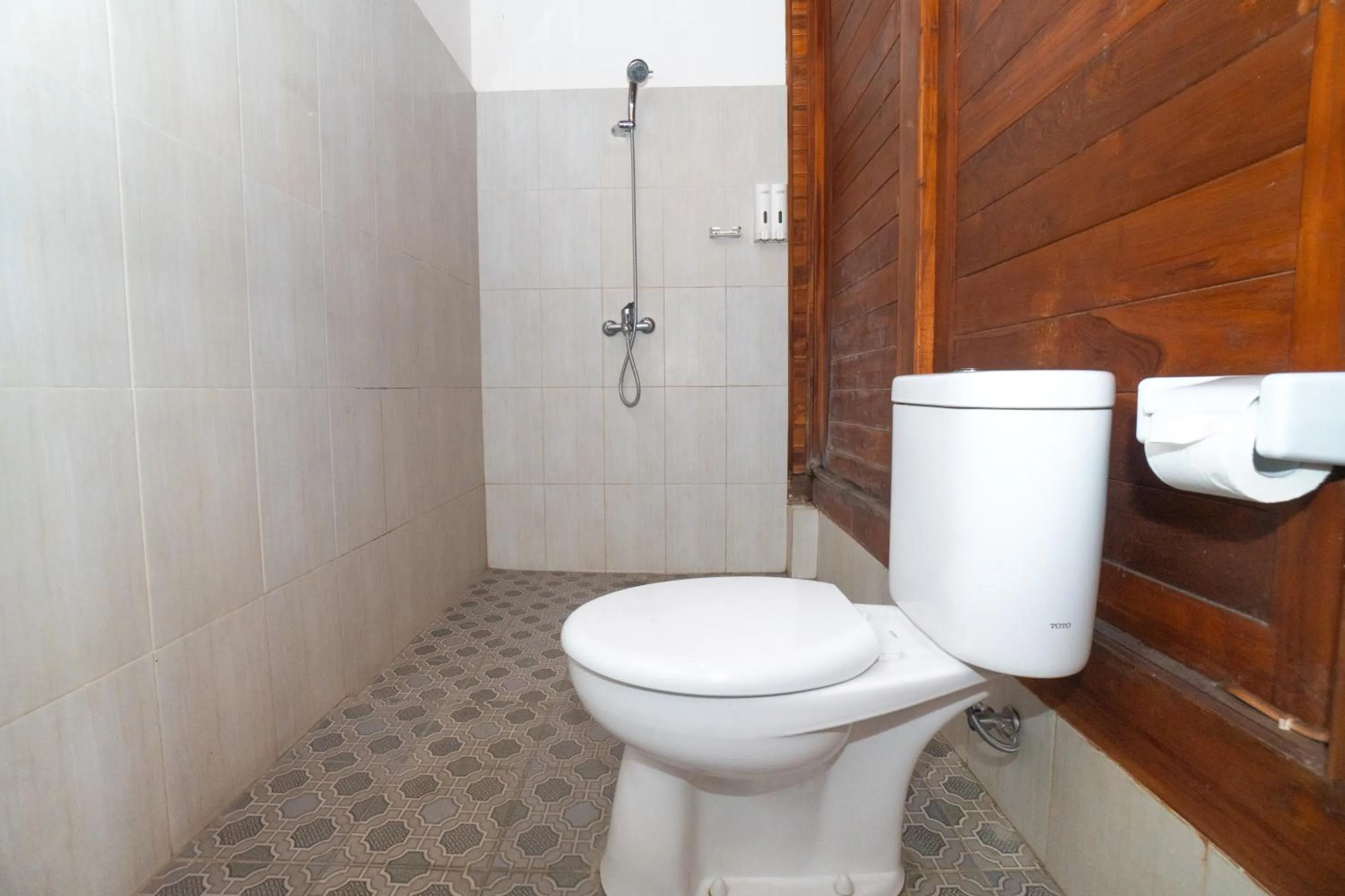 Shower in PAK'VO'HOUSE