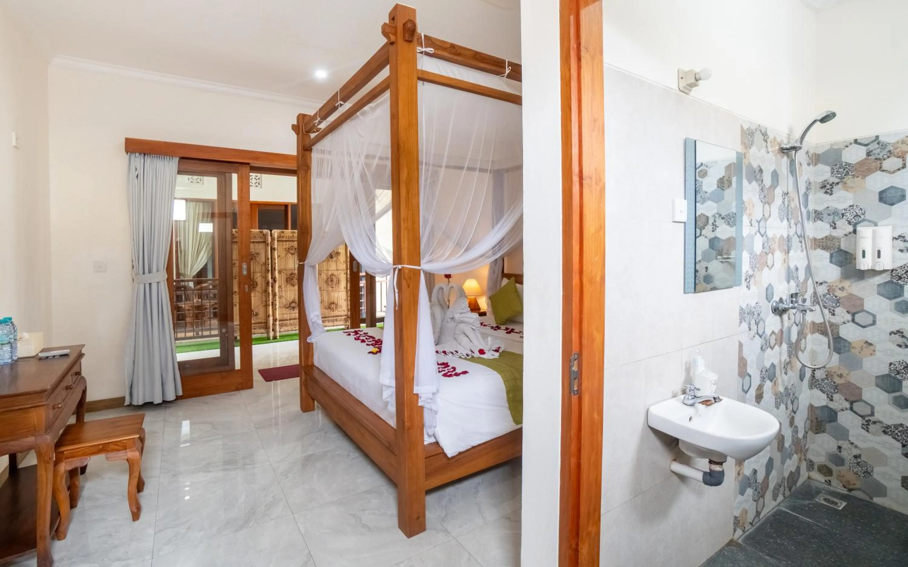 Toilet, Bed in PAK'VO'HOUSE