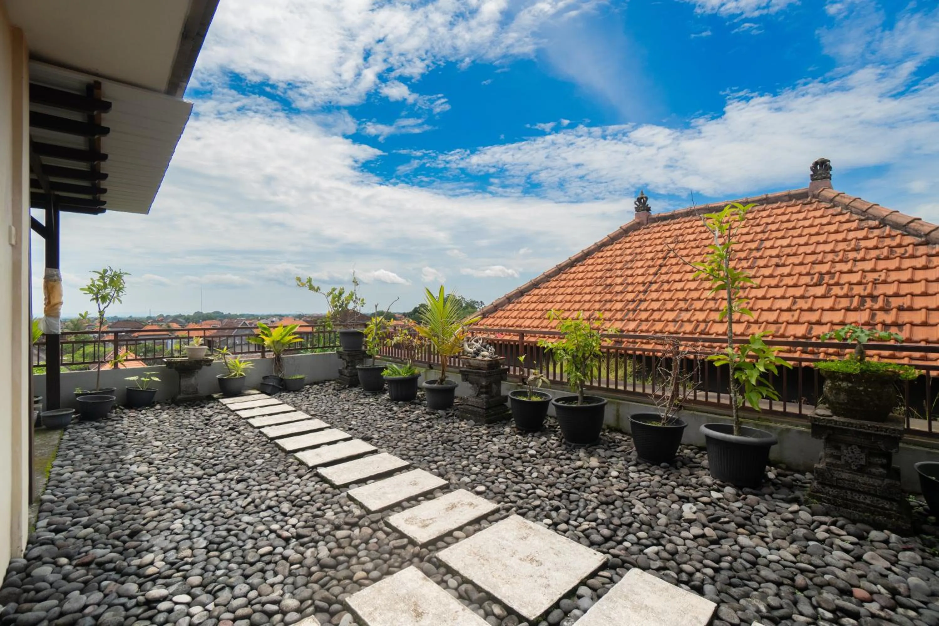 Property building in PAK'VO'HOUSE