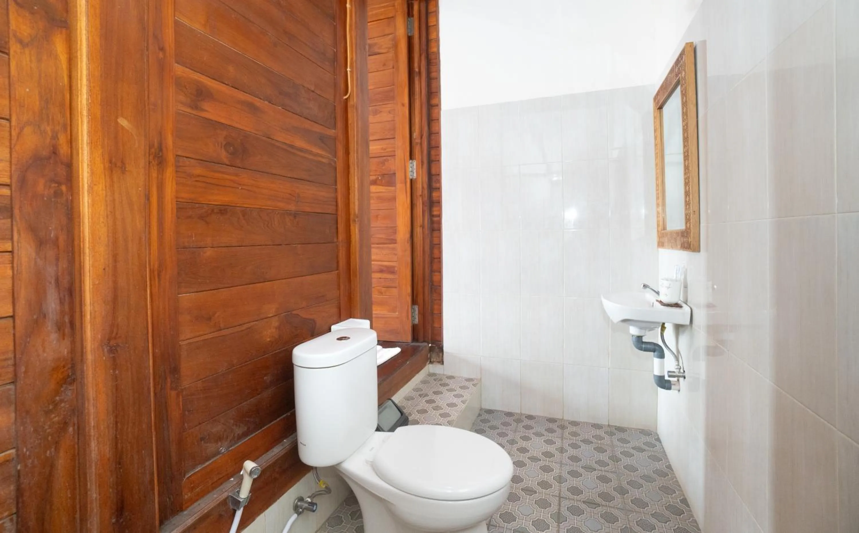 Shower in PAK'VO'HOUSE