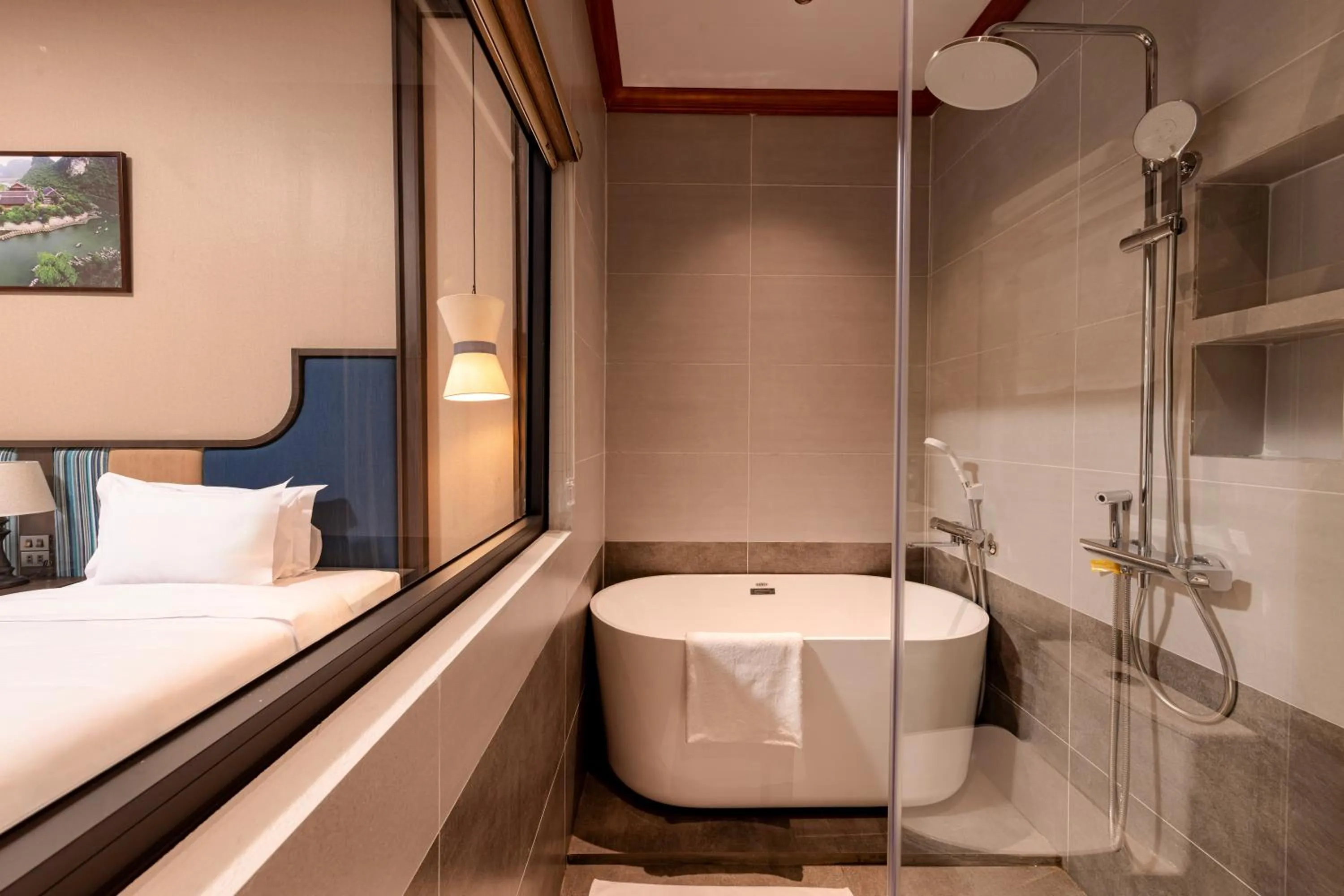 Toilet, Bed in Tam Coc Center Luxury Hotel & Villa