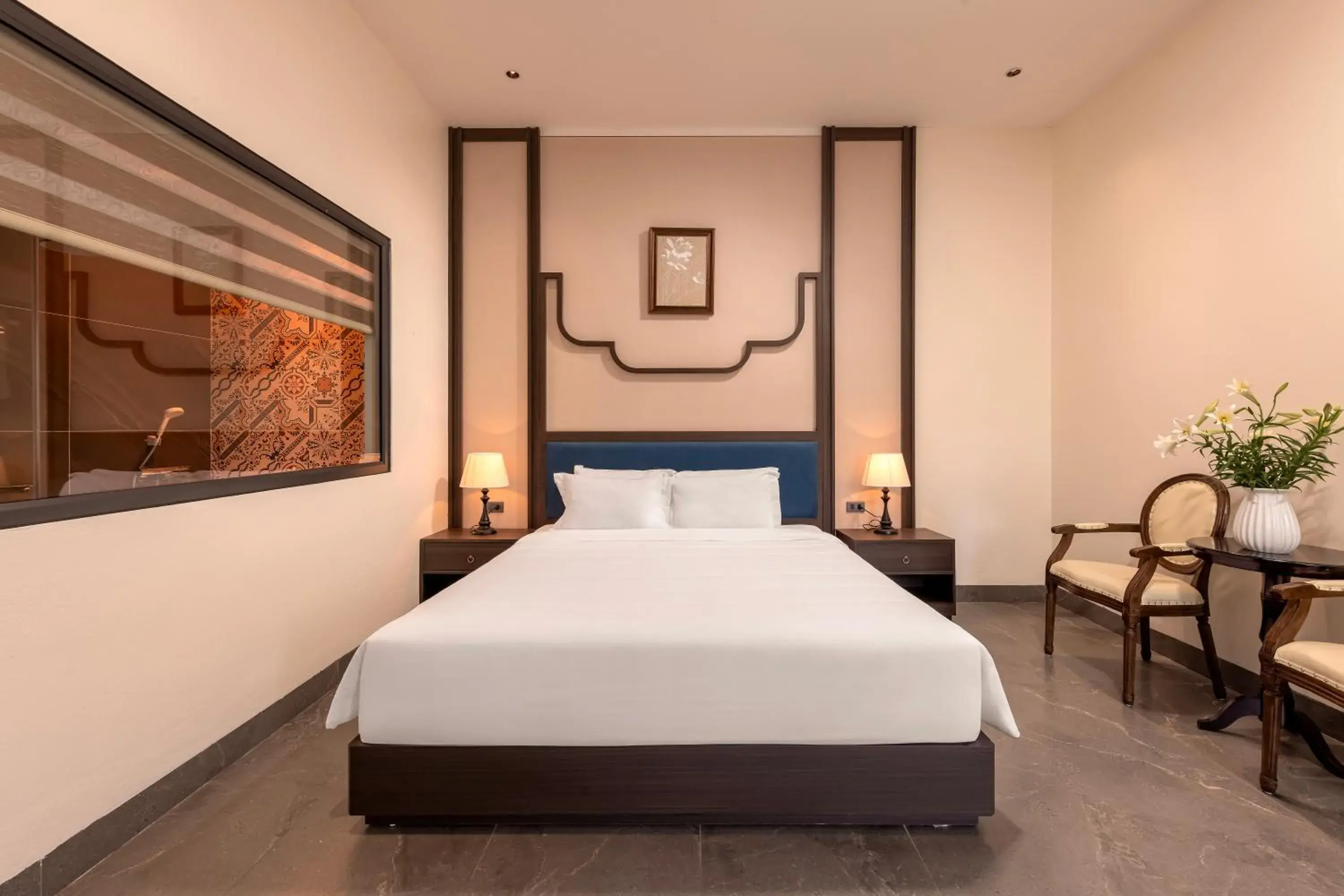 Deluxe Double Room with Bath - single occupancy in Tam Coc Center Luxury Hotel & Villa Deluxe Double Room with Bath - single occupancy in Tam Coc Center Luxury Hotel & Villa