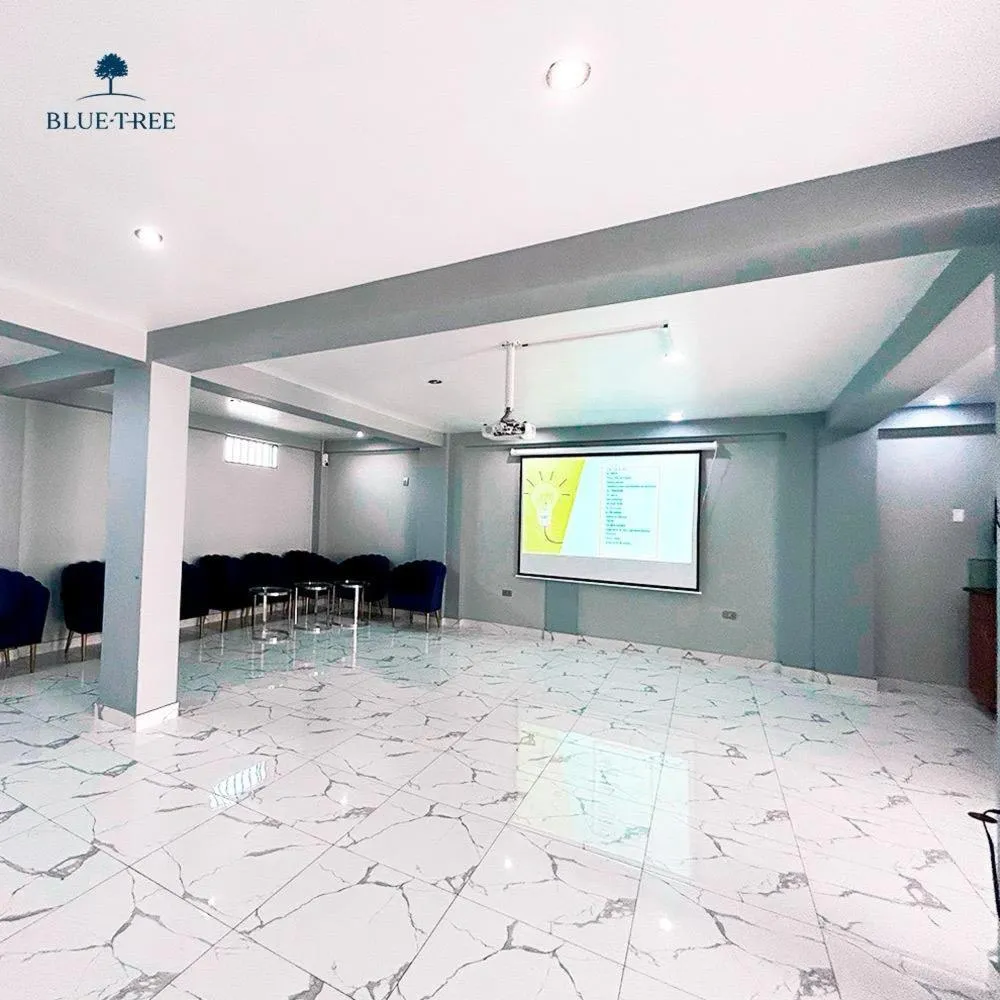 Communal lounge/ TV room in Blue Three