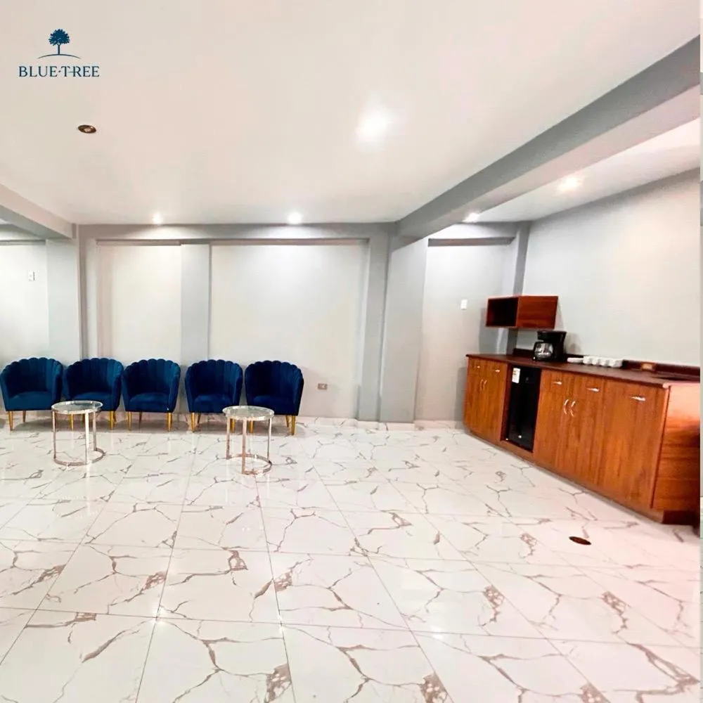 Communal lounge/ TV room in Blue Three