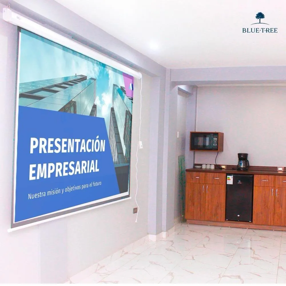 Communal lounge/ TV room in Blue Three