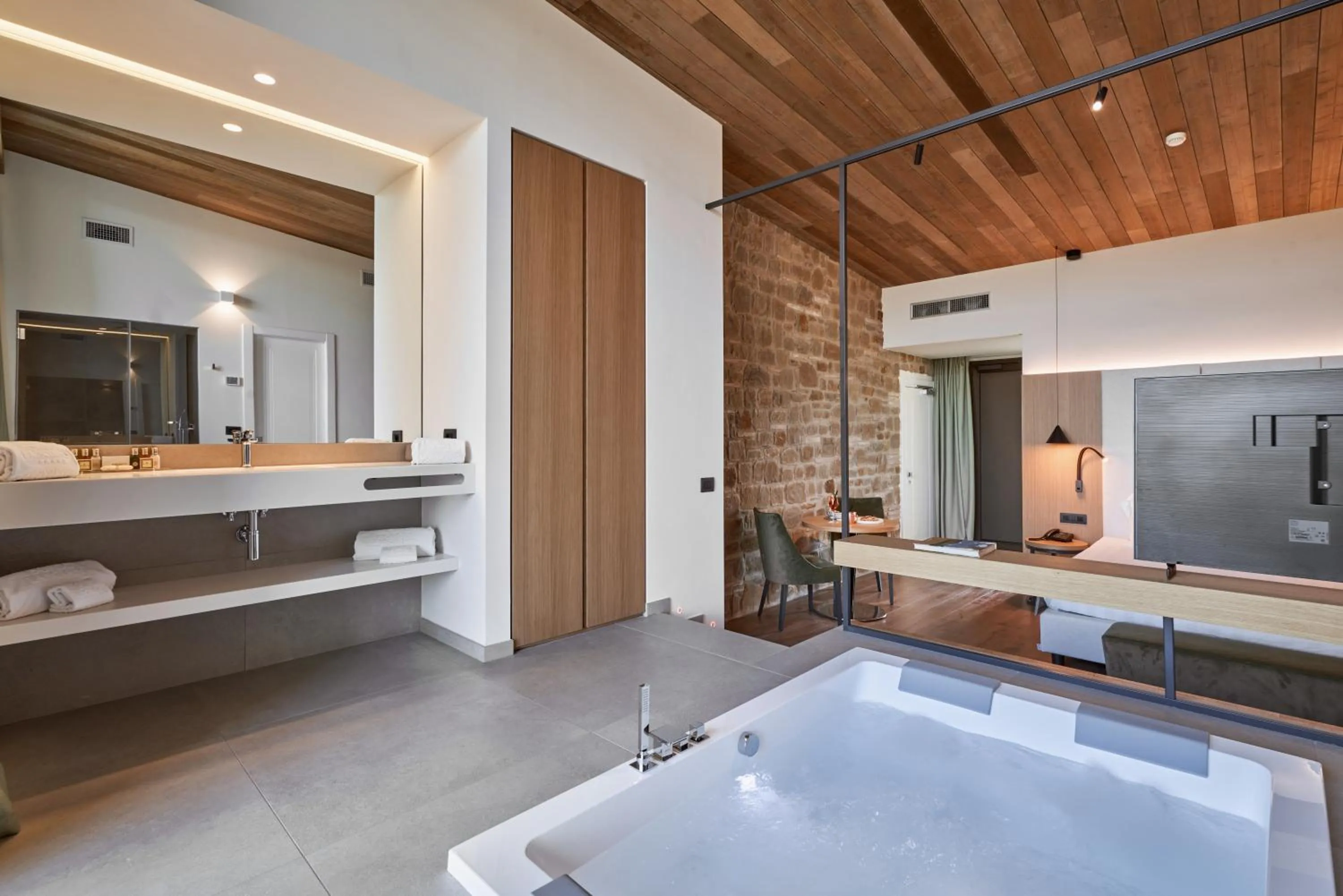 Hot Tub in Borgo Lanciano