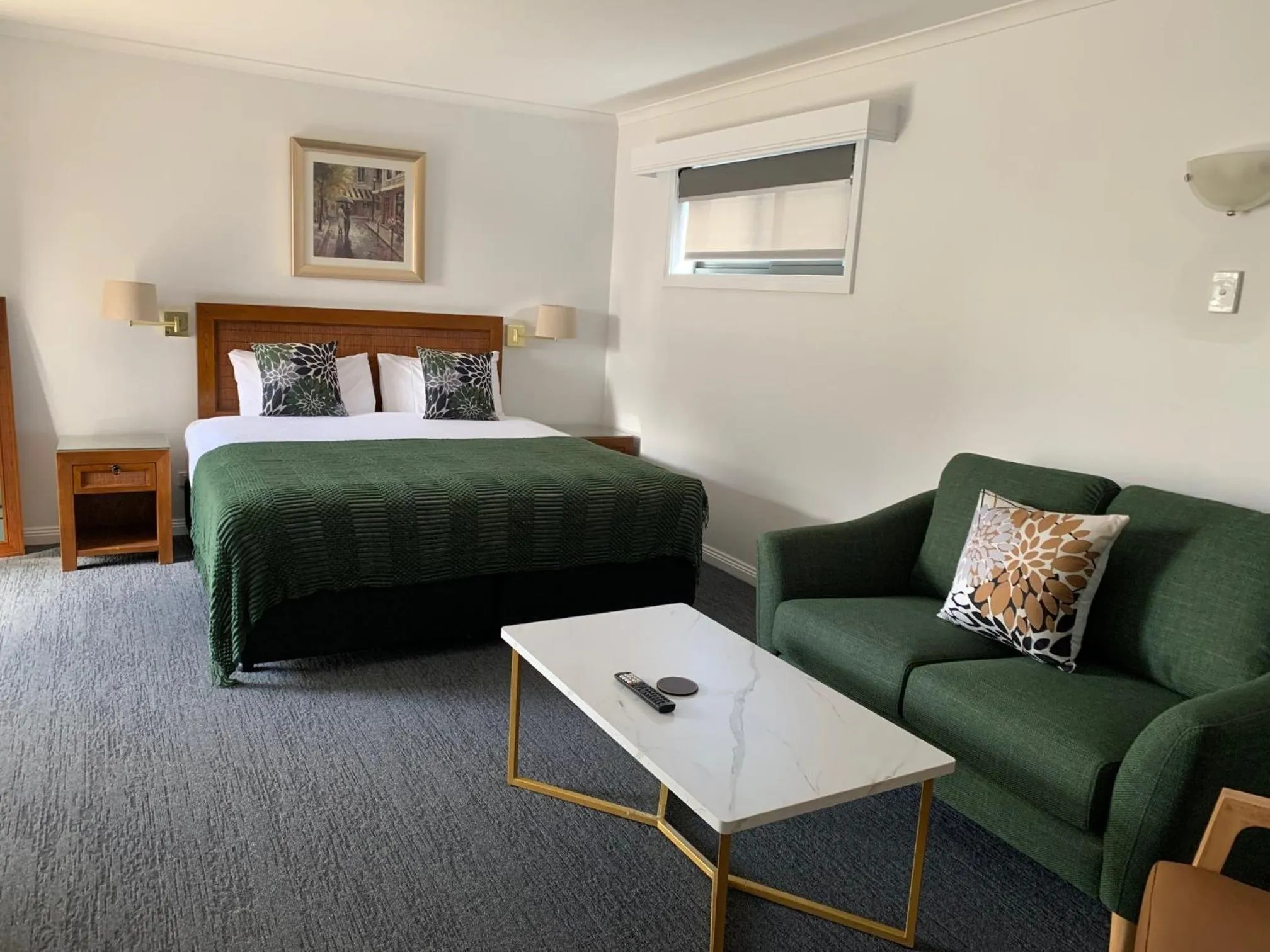 Bed in Armidale Pines Motel