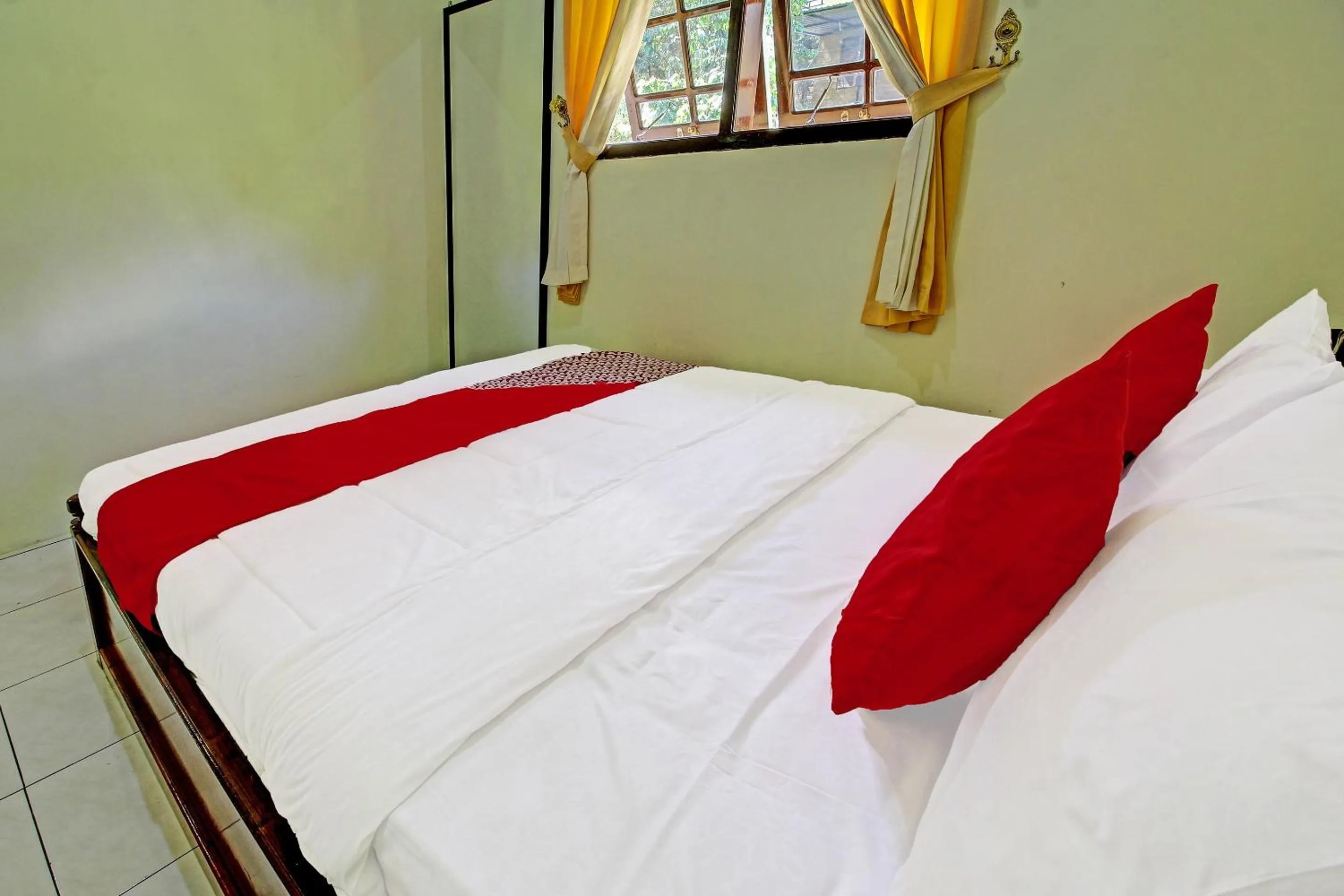 Bedroom, Bed in OYO Life 91177 Desa Wisata Duren Sari