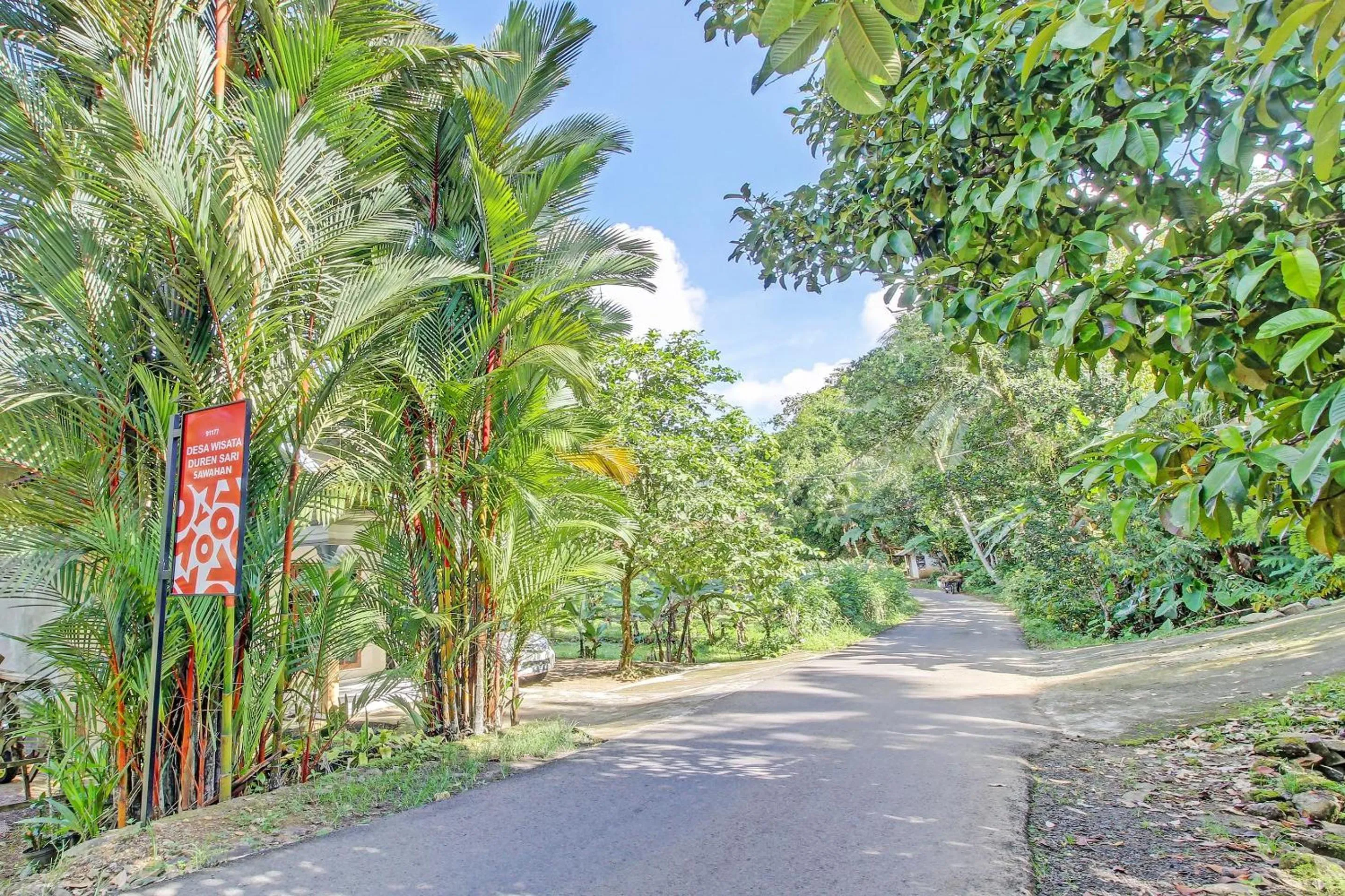 Facade/entrance in OYO Life 91177 Desa Wisata Duren Sari