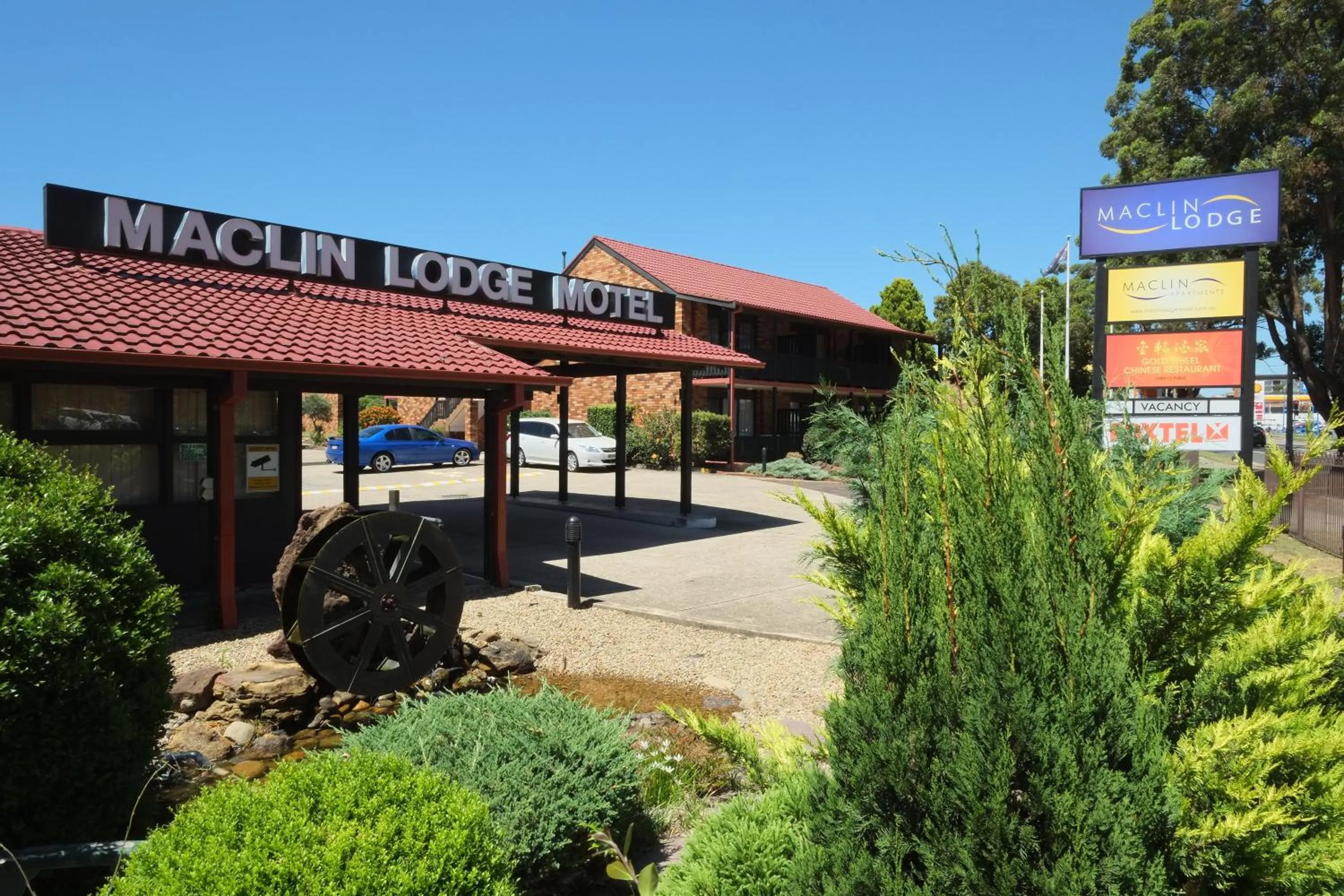 Facade/entrance in Maclin Lodge Motel