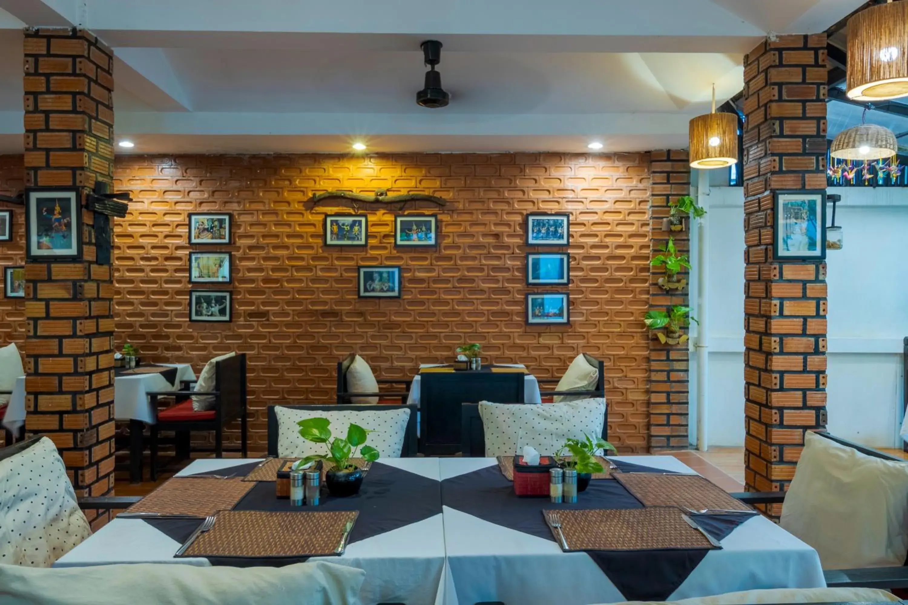 Restaurant/places to eat in La Residence WatBo Hotel Restaurant/places to eat in La Residence WatBo Hotel