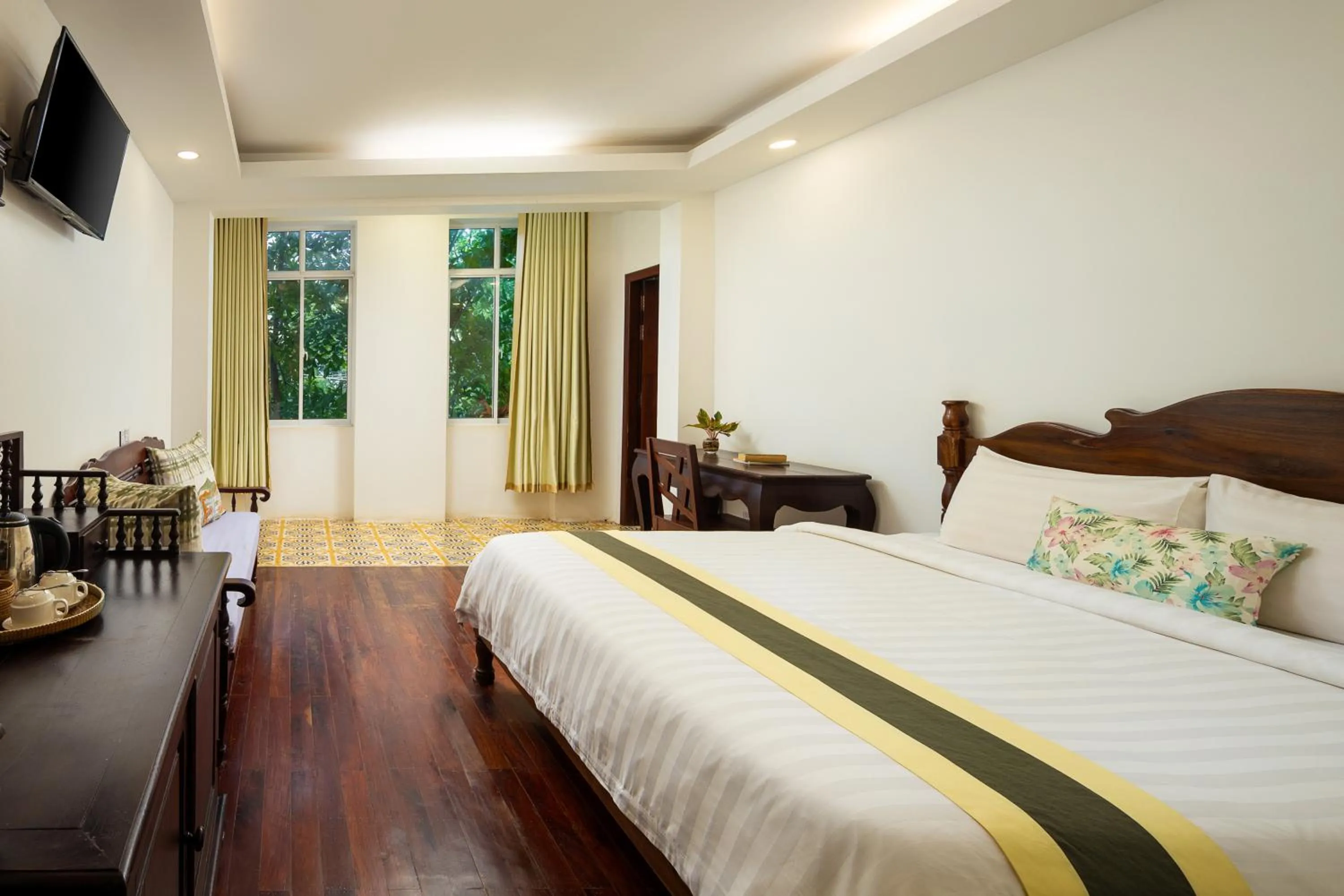 Bedroom, Bed in La Residence WatBo Hotel