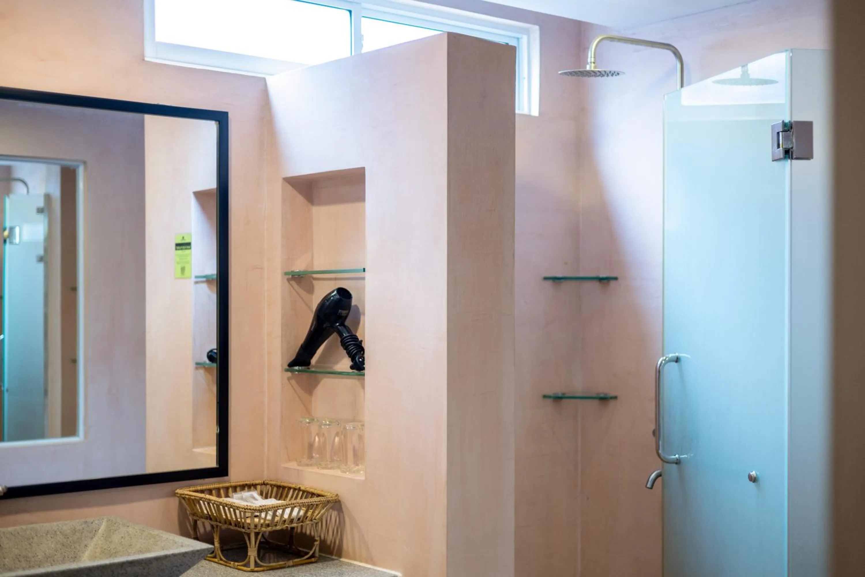 Shower in La Residence WatBo Hotel