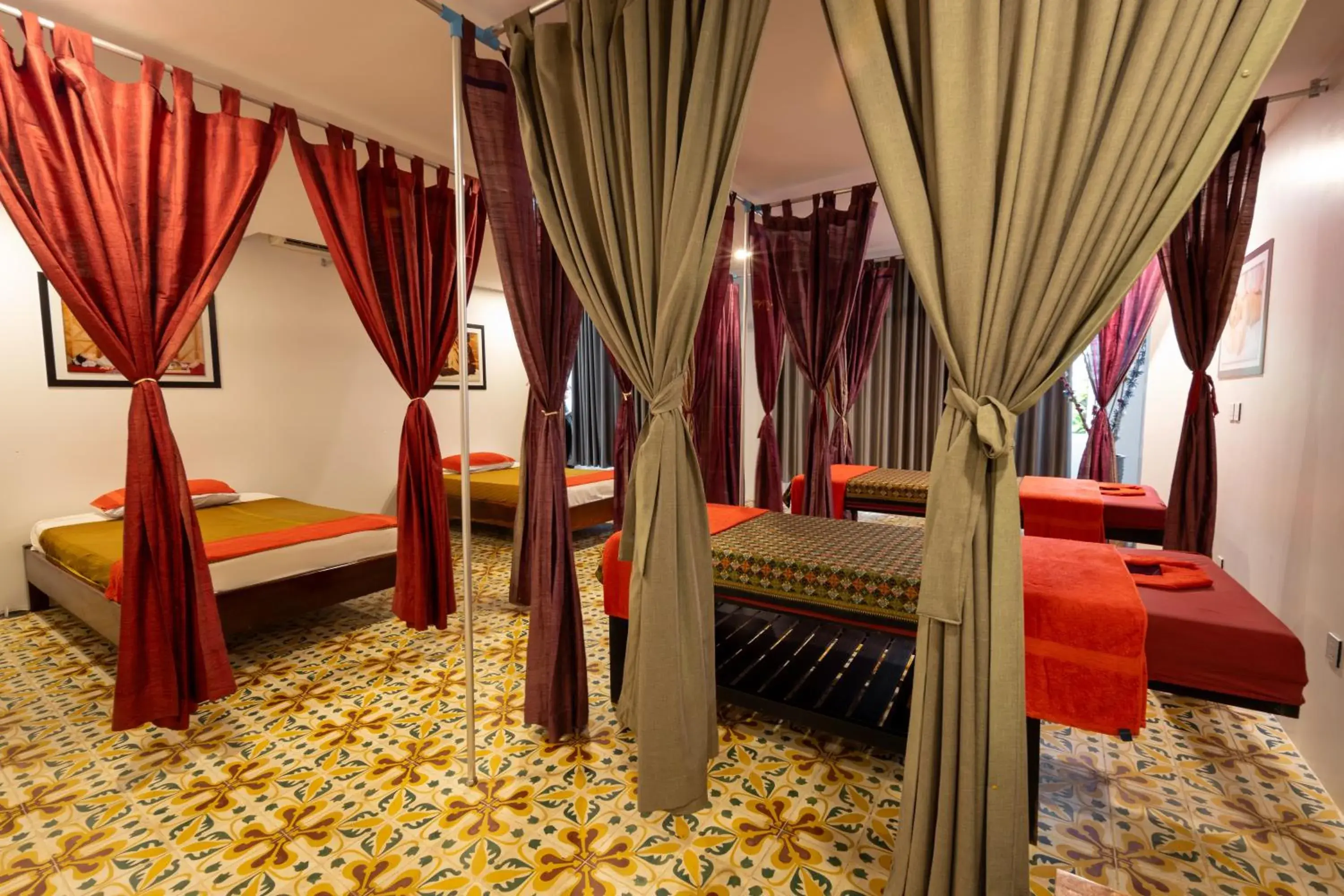 Massage, Bed in La Residence WatBo Hotel Massage, Bed in La Residence WatBo Hotel