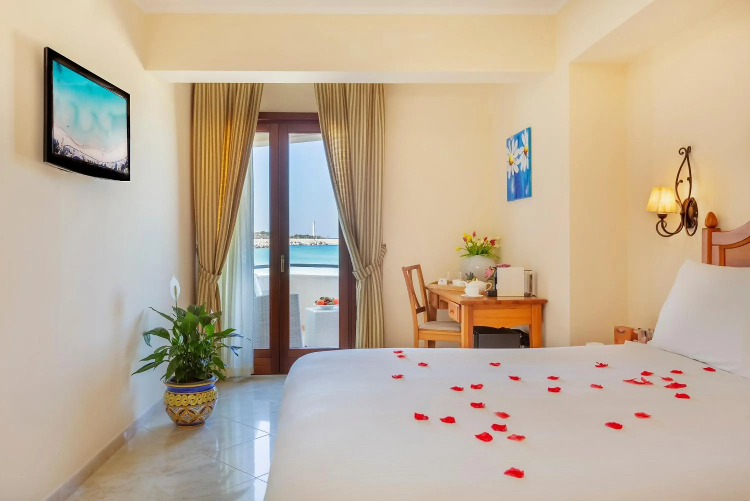 Bedroom, Bed in Mira Spiaggia Bedroom, Bed in Mira Spiaggia