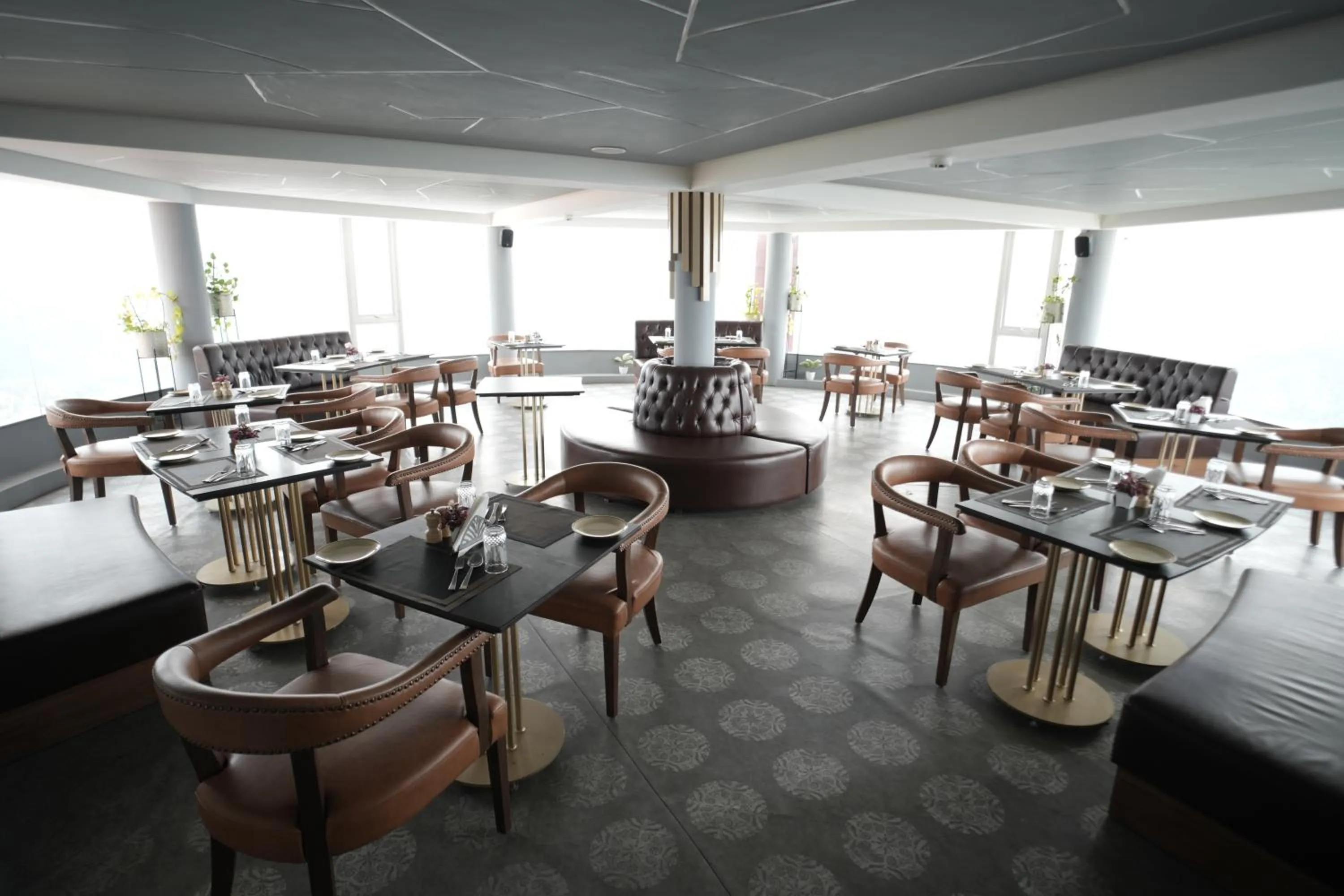 Restaurant/places to eat in Regenta Hilltop Shimla