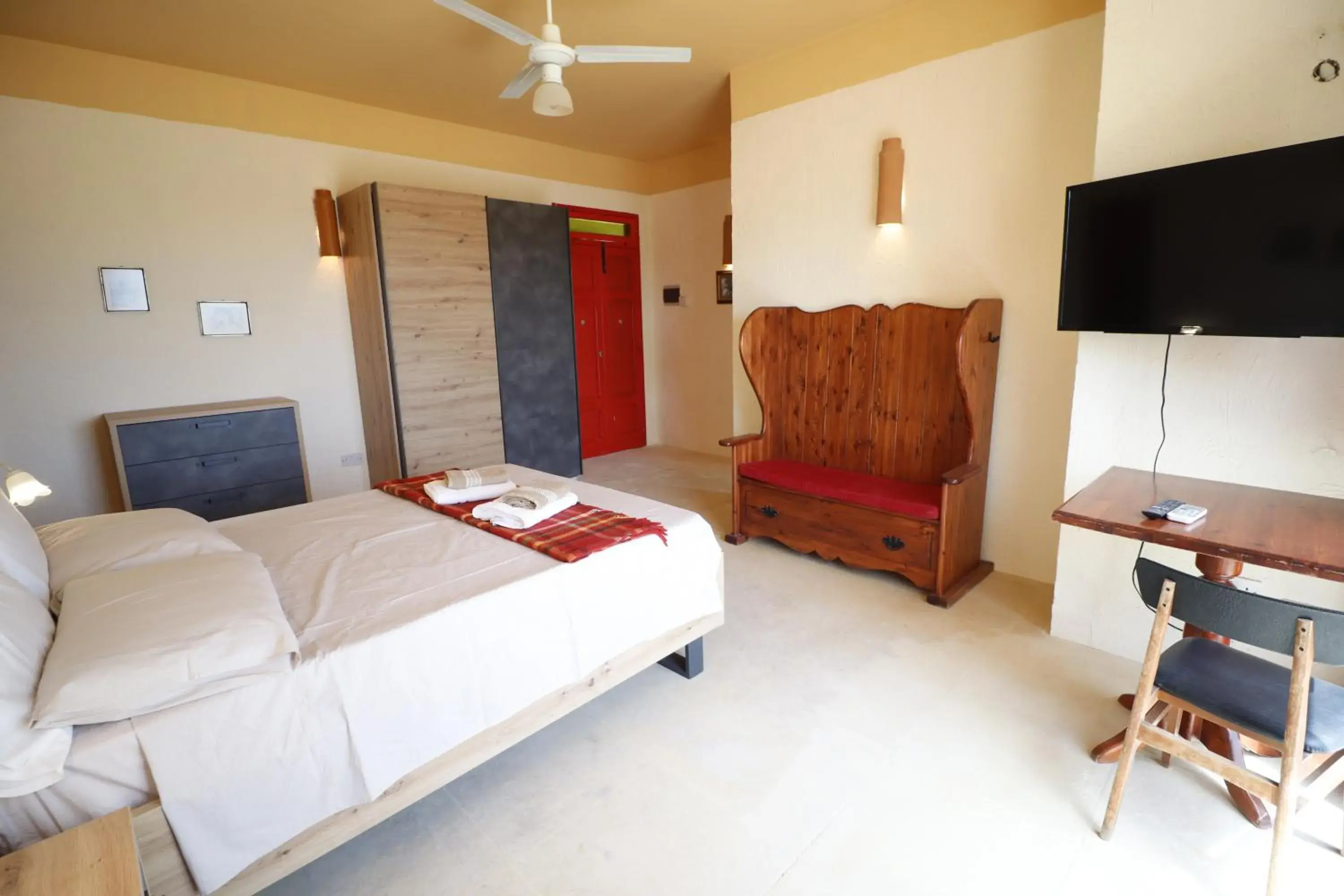Large Double Room - single occupancy in Villa Serenity B&B Large Double Room - single occupancy in Villa Serenity B&B