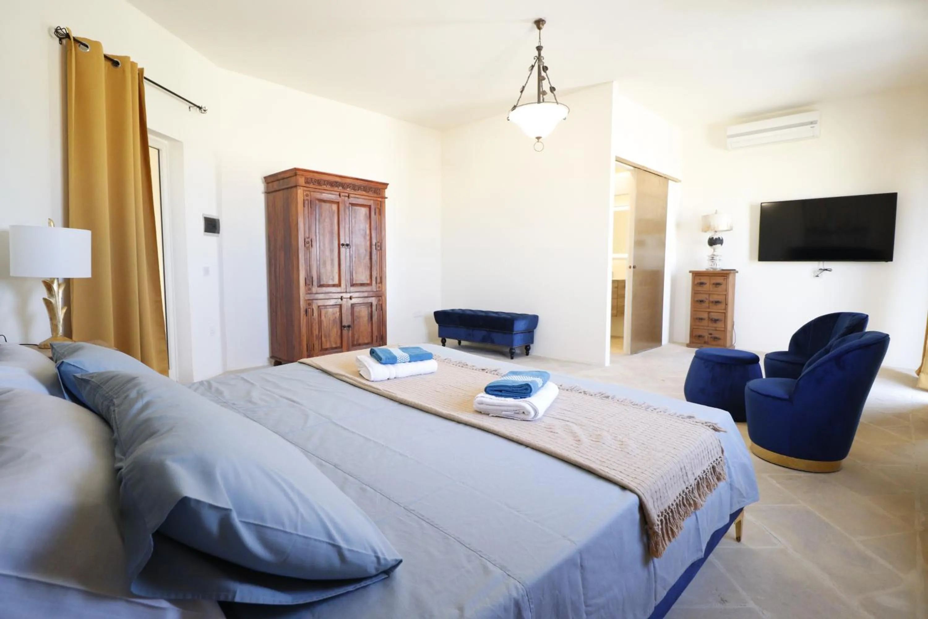 Bedroom in Villa Serenity B&B