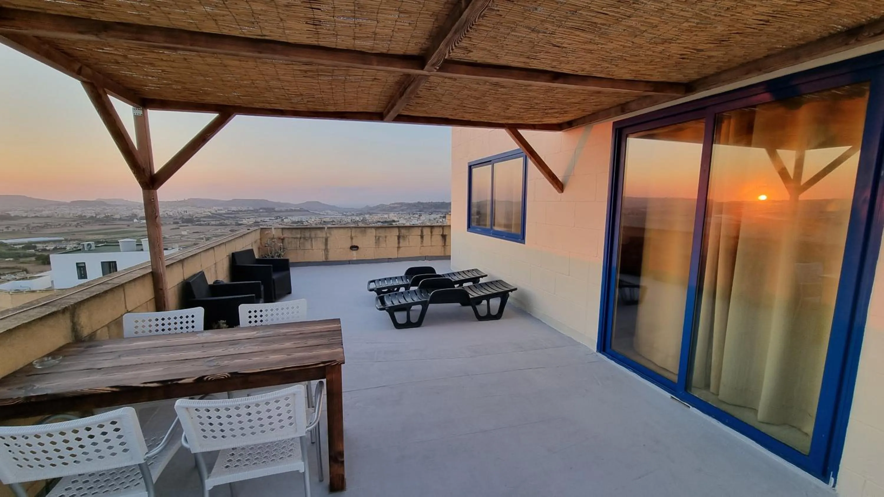 Balcony/Terrace in Villa Serenity B&B