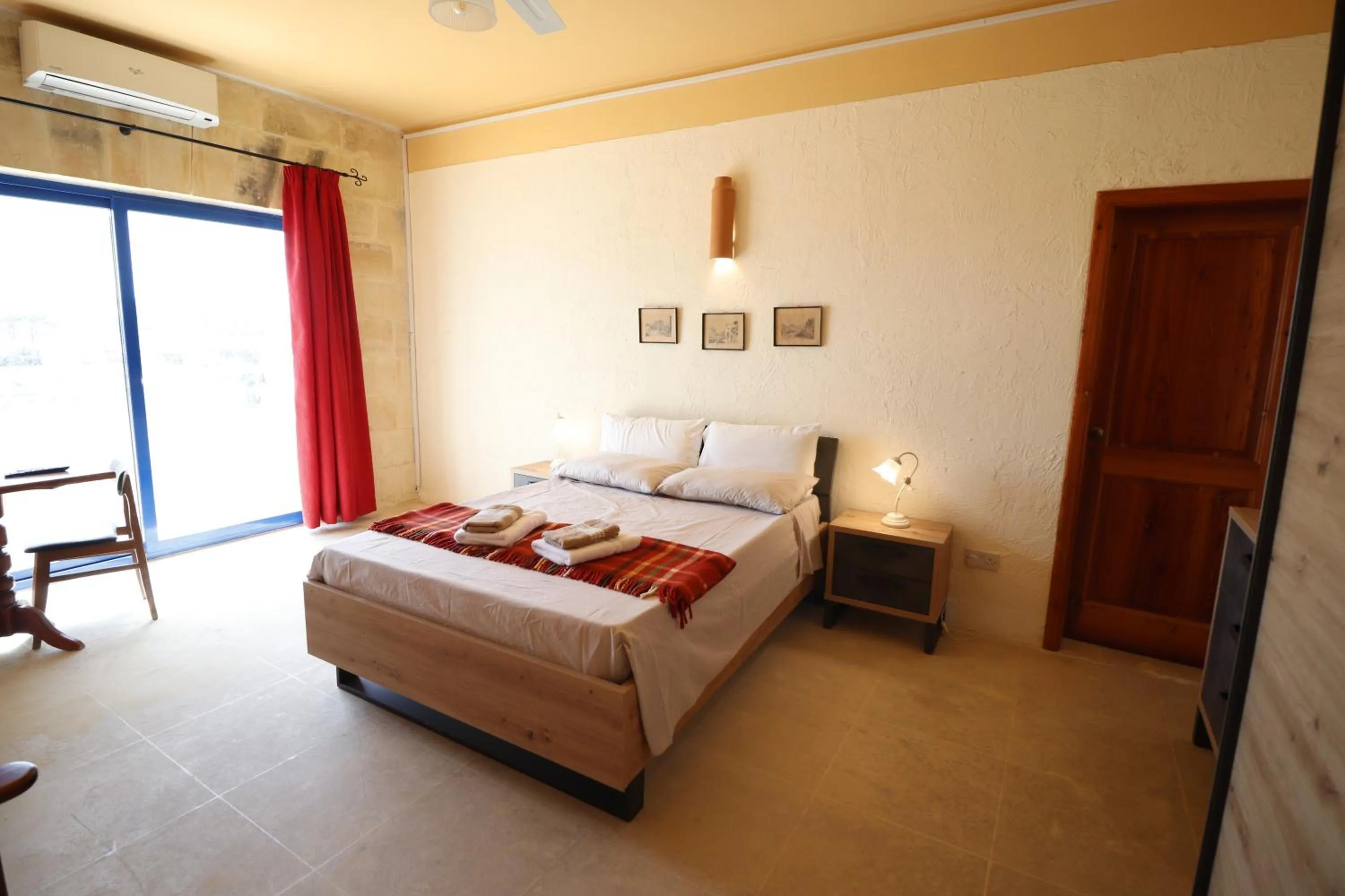 Photo of the whole room in Villa Serenity B&B