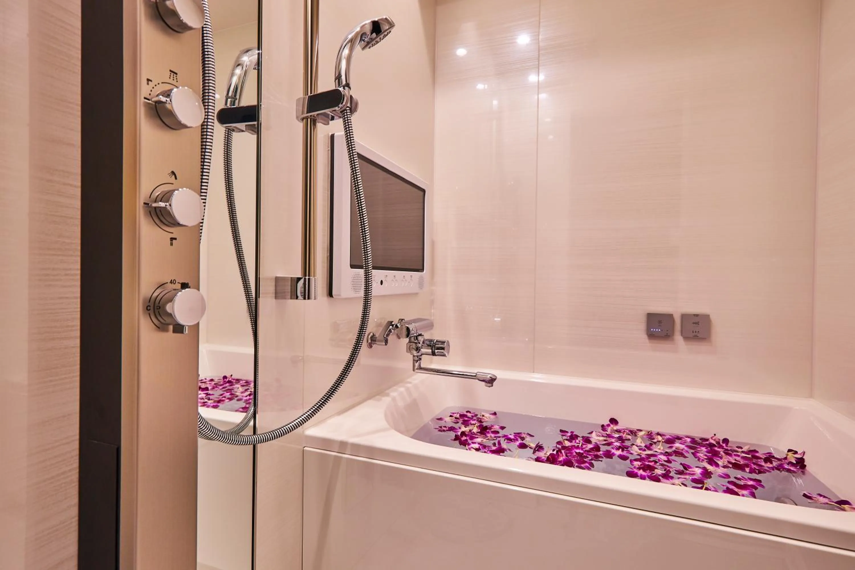 Bathroom in Hotel BaliAn Resort Shinjuku Glamping