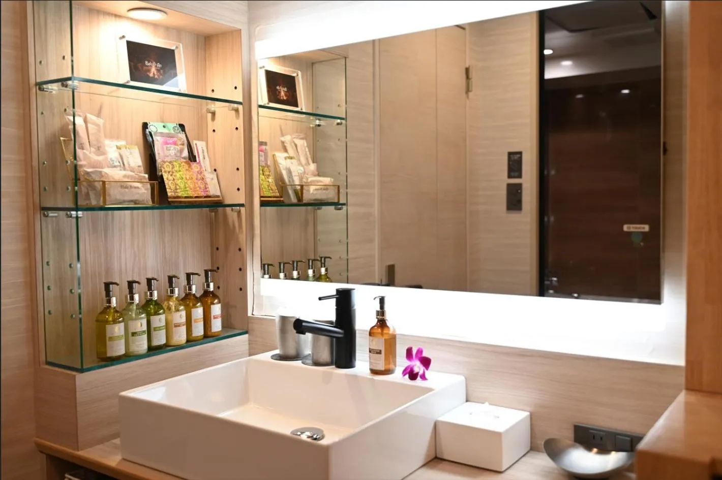 Bathroom in Hotel BaliAn Resort Shinjuku Glamping