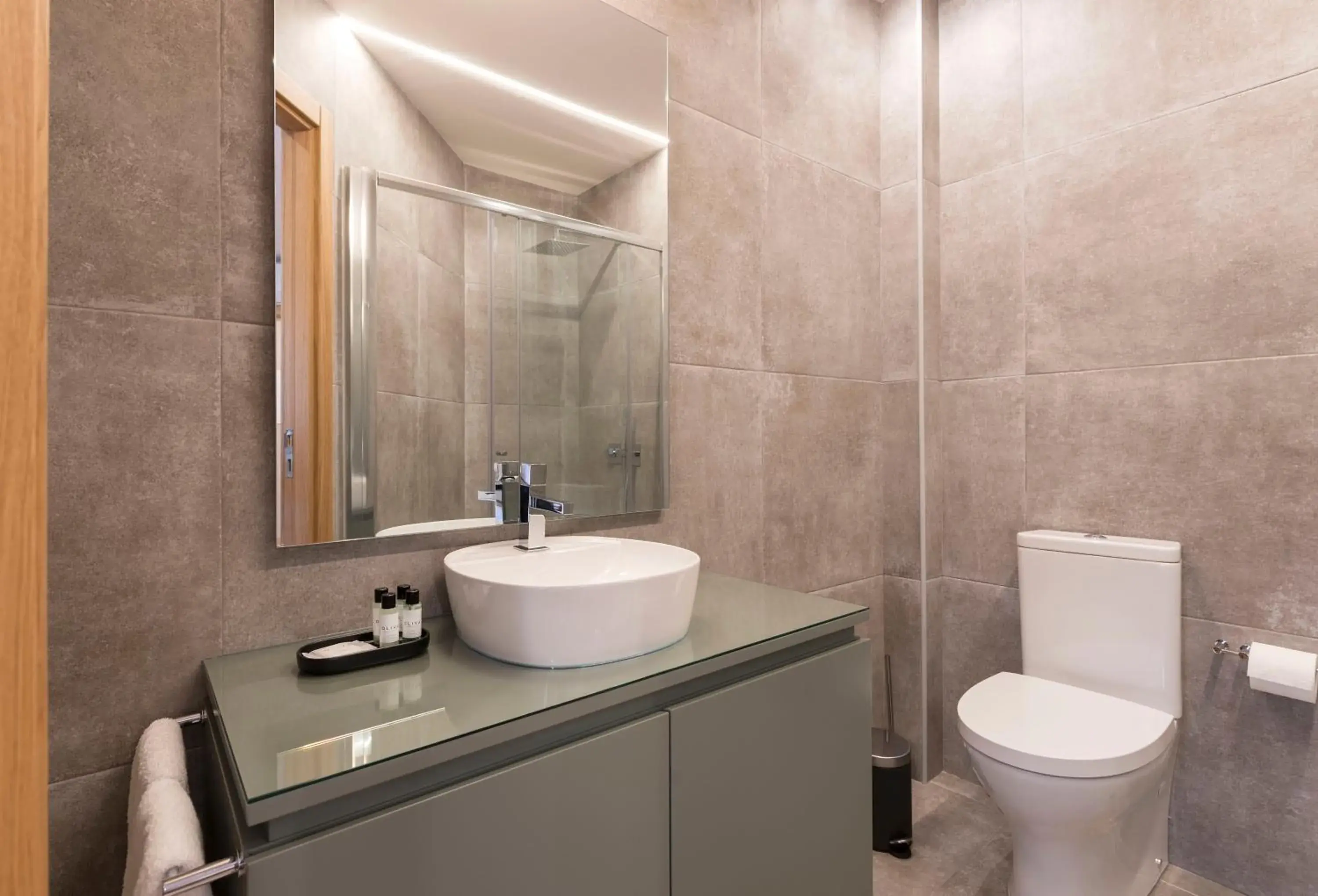 Twin Room with Private Bathroom in Oliva Welcoming Apartments Twin Room with Private Bathroom in Oliva Welcoming Apartments