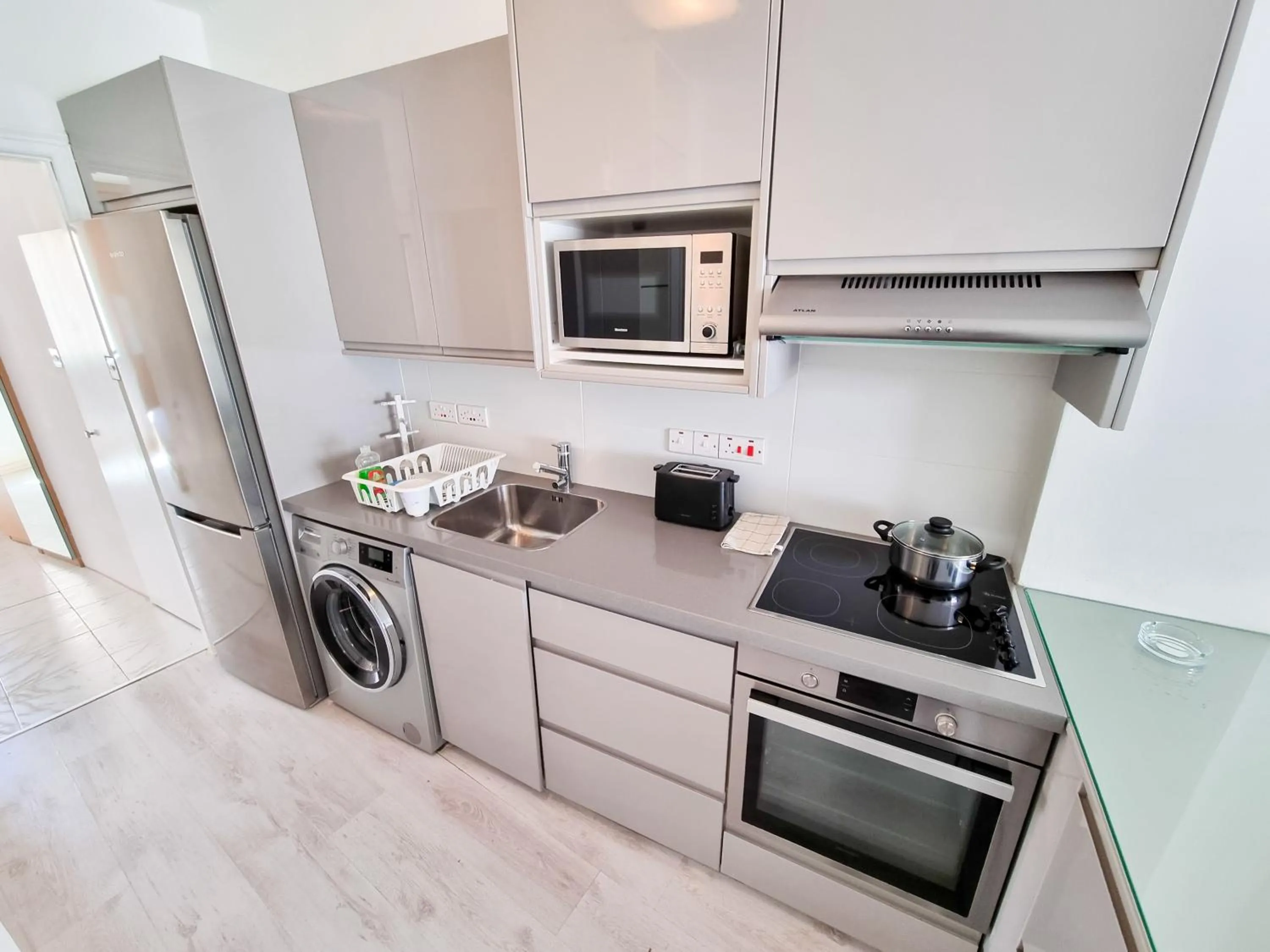 Kitchen or kitchenette in Cheer Up City Apartment, Near to the Finikoudes Beach