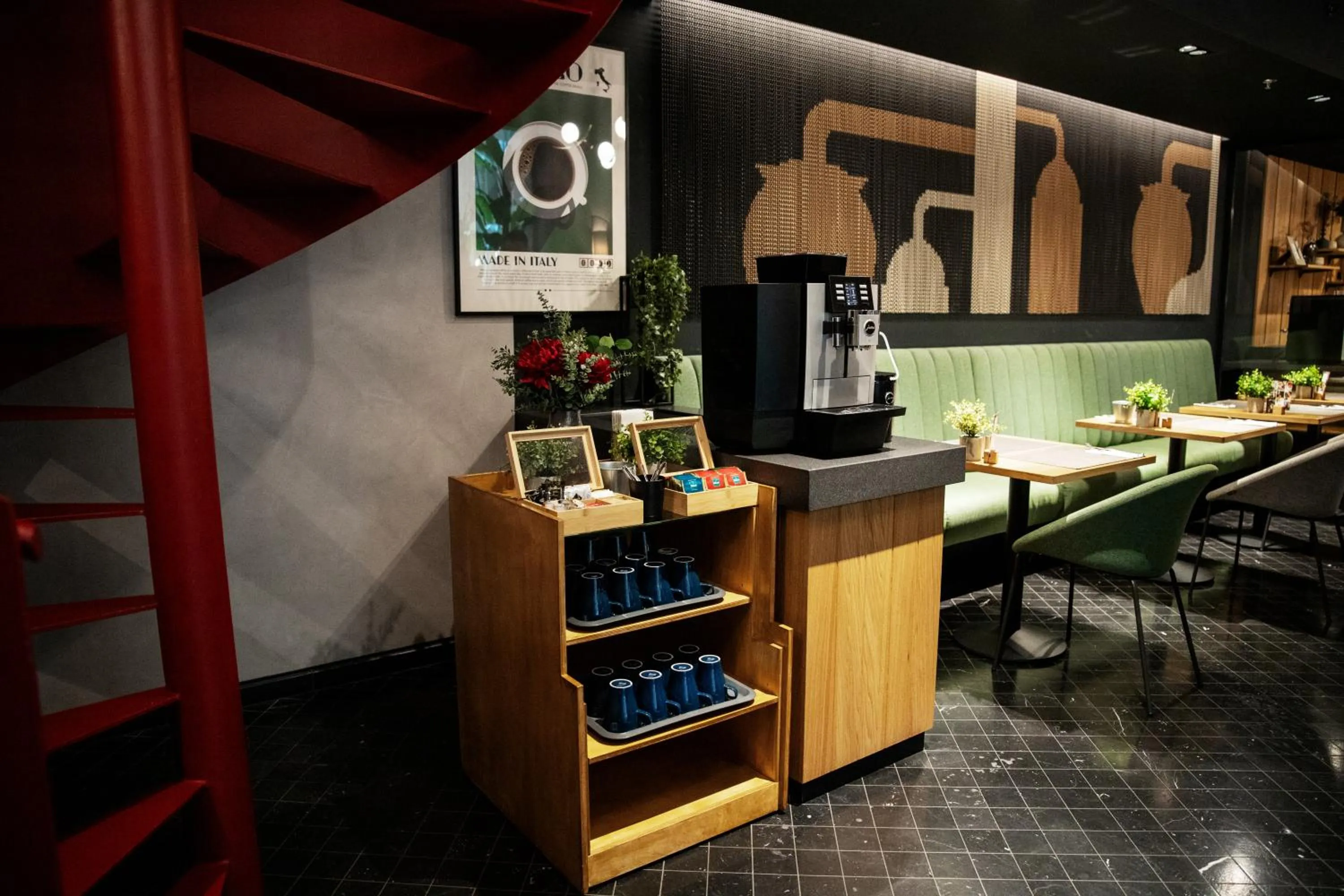 Coffee/tea facilities in Hotel Oktogon Haggenmacher by Continental Group