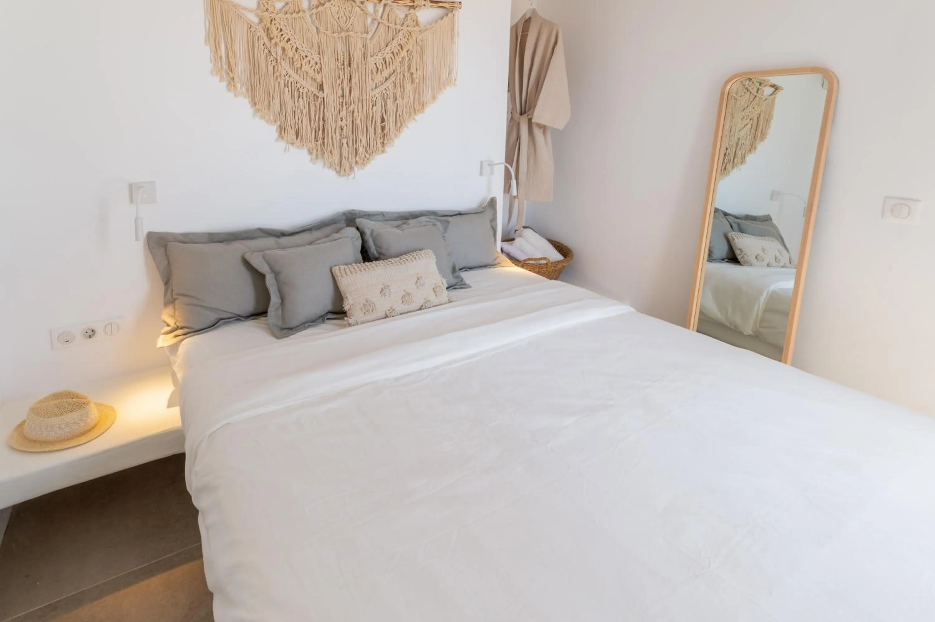 Bed in Anemela Villas & Suites Mykonos