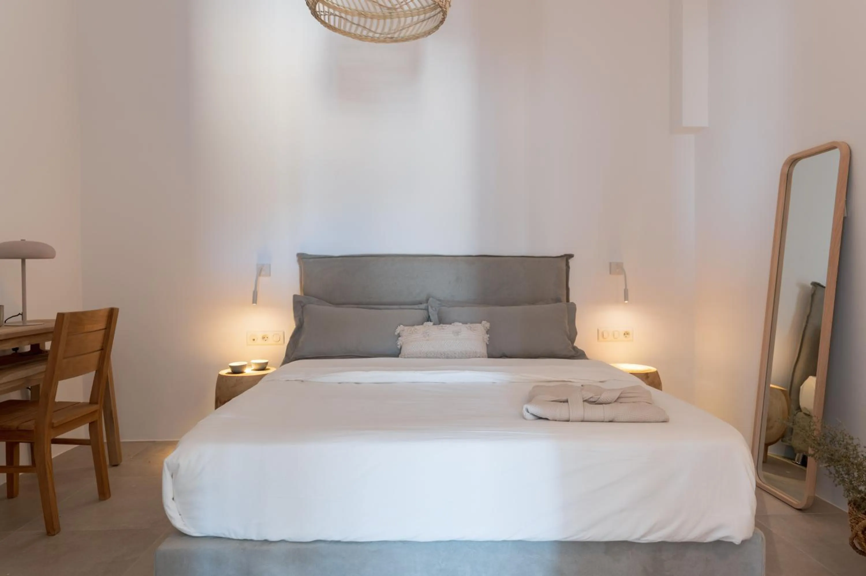 Bed in Anemela Villas & Suites Mykonos