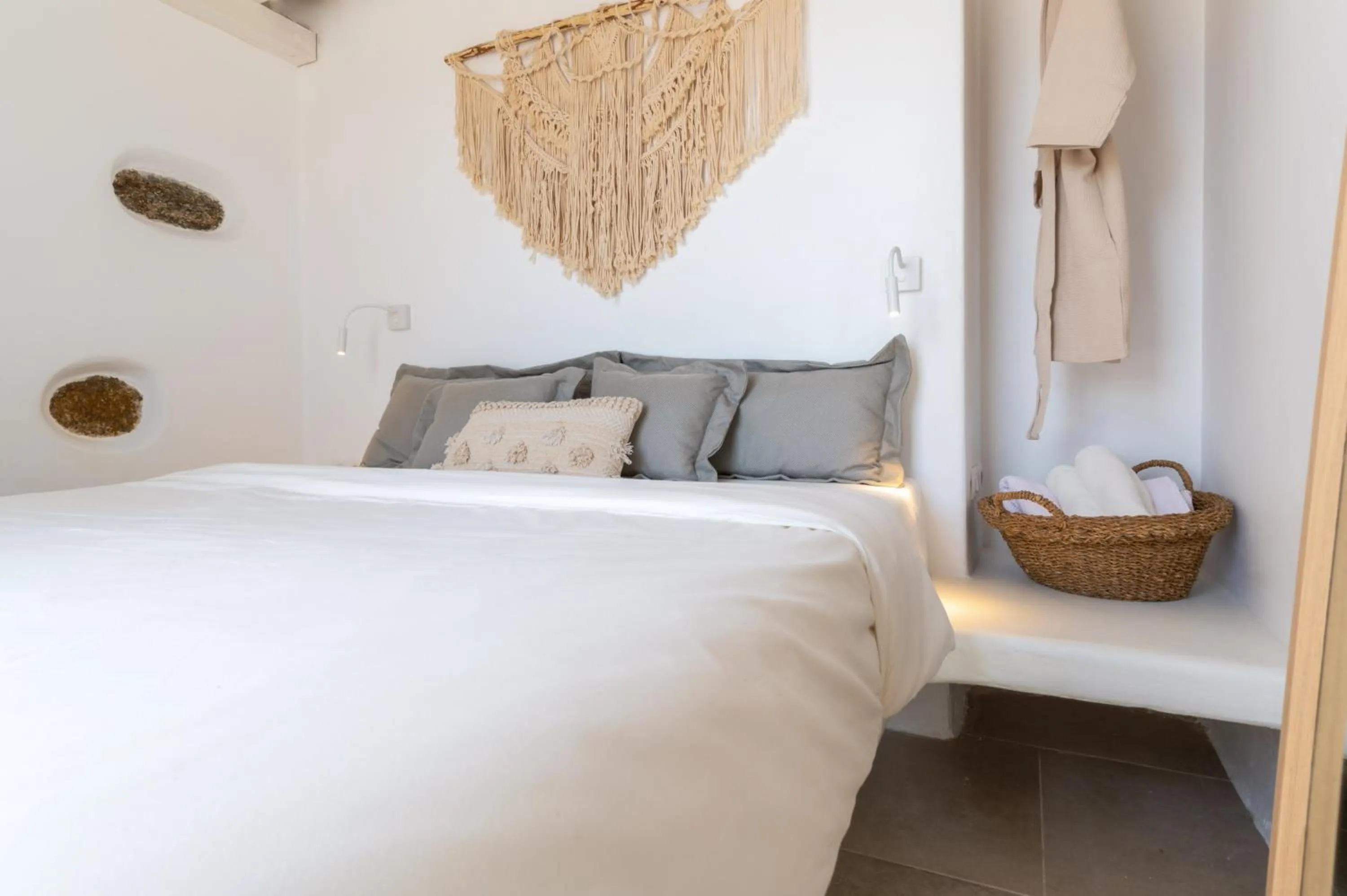 Bed in Anemela Villas & Suites Mykonos