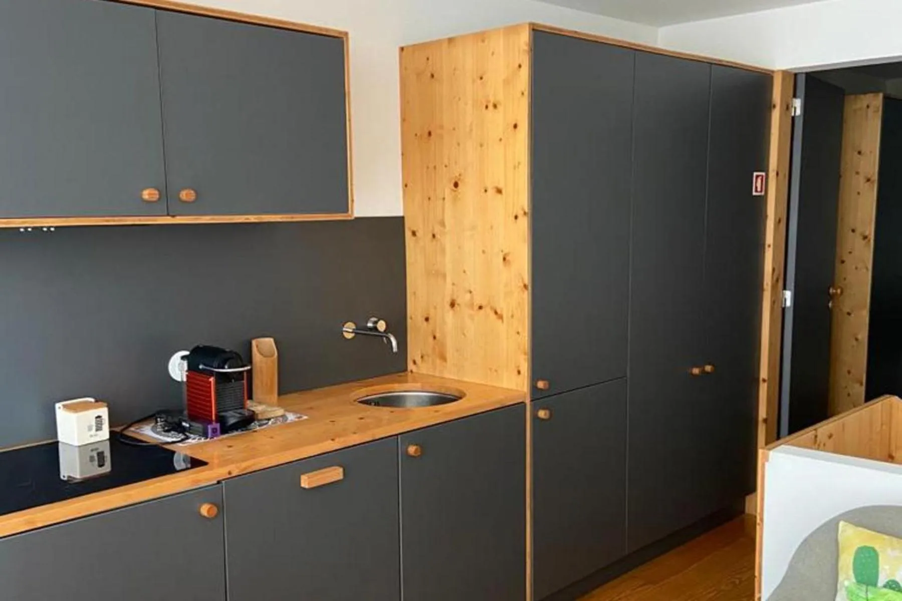 Duplex Apt - Sleeps 4 - Roof Terrace - Balcony