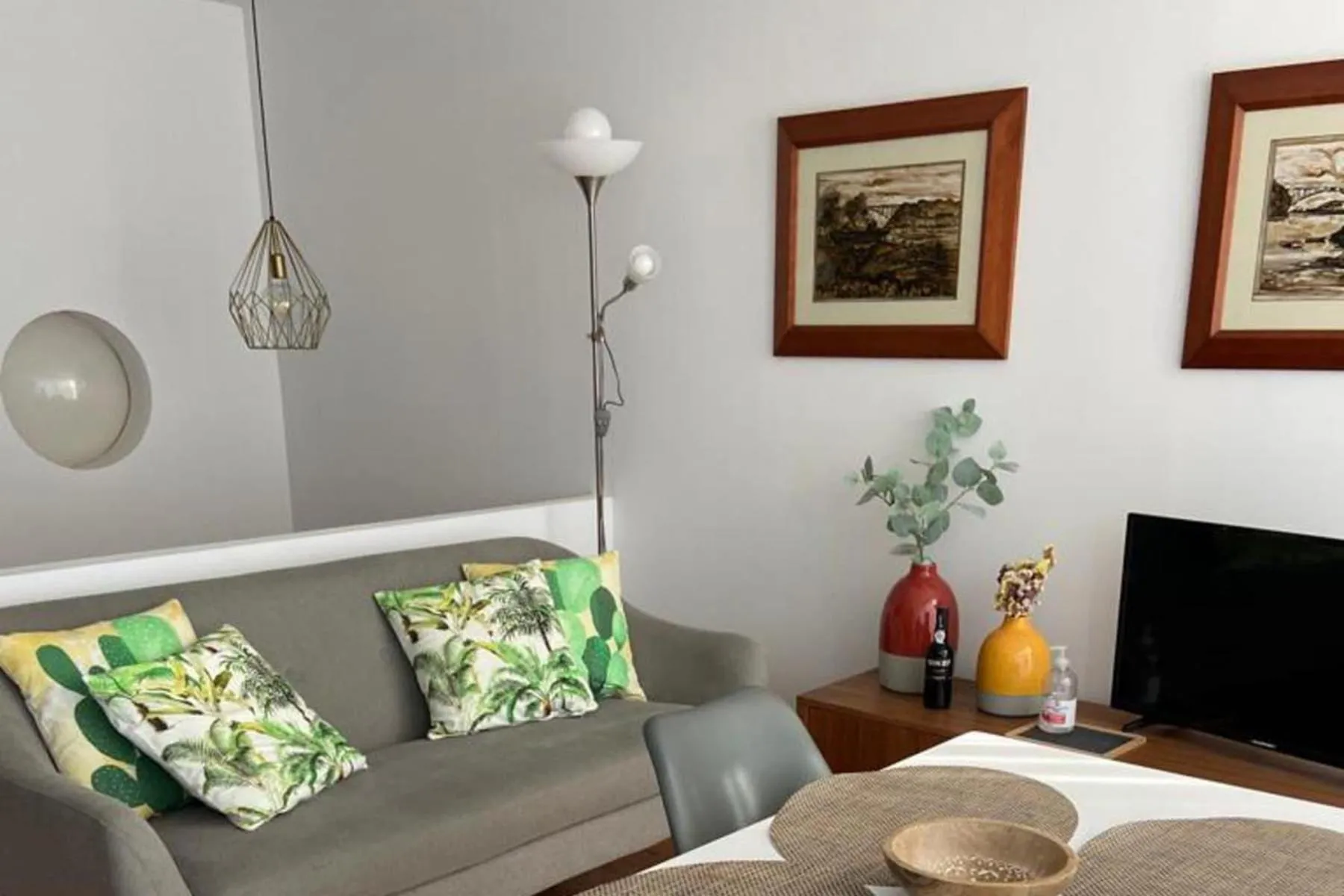Duplex Apt - Sleeps 4 - Roof Terrace - Balcony